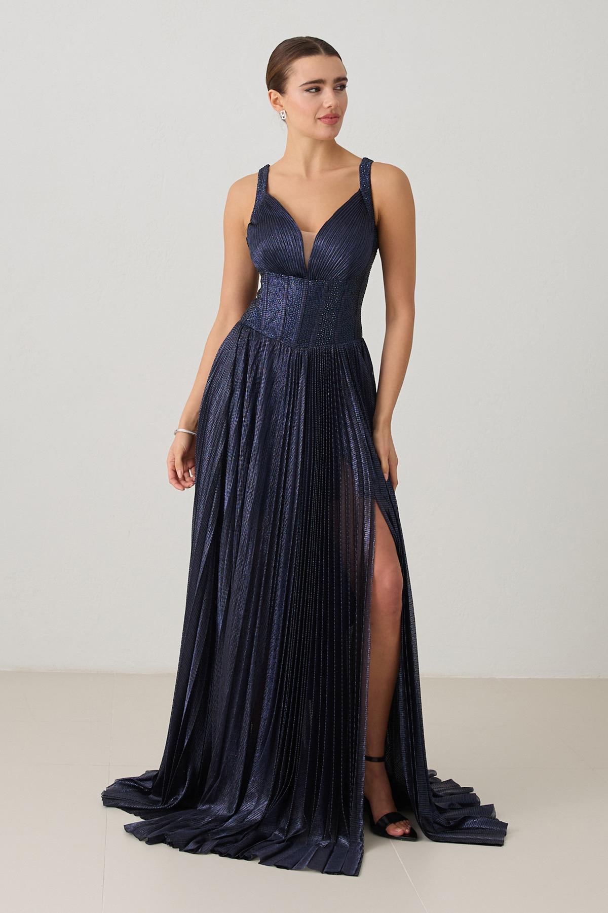 Lacivert Yaka Detaylı Kalın Askılı Pileli Uzun Abiye Elbise Kadın Abiye Elbise modelleri