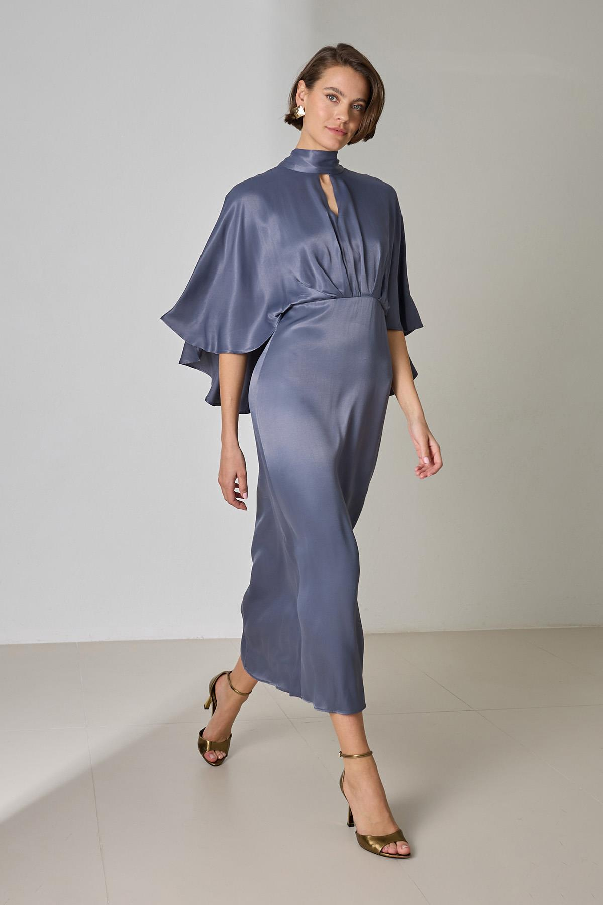 Lacivert Yakada Pencere Ve Kol Detaylı Belden Oturtmalı Uzun Elbise Kadın Kategorisiz modelleri