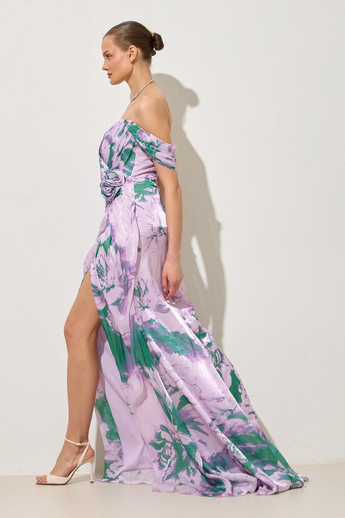 Lila Düşük Omuz Ve Belden Gül Detaylı Desenli Uzun Abiye Elbise Kadın Abiye Elbise modelleri