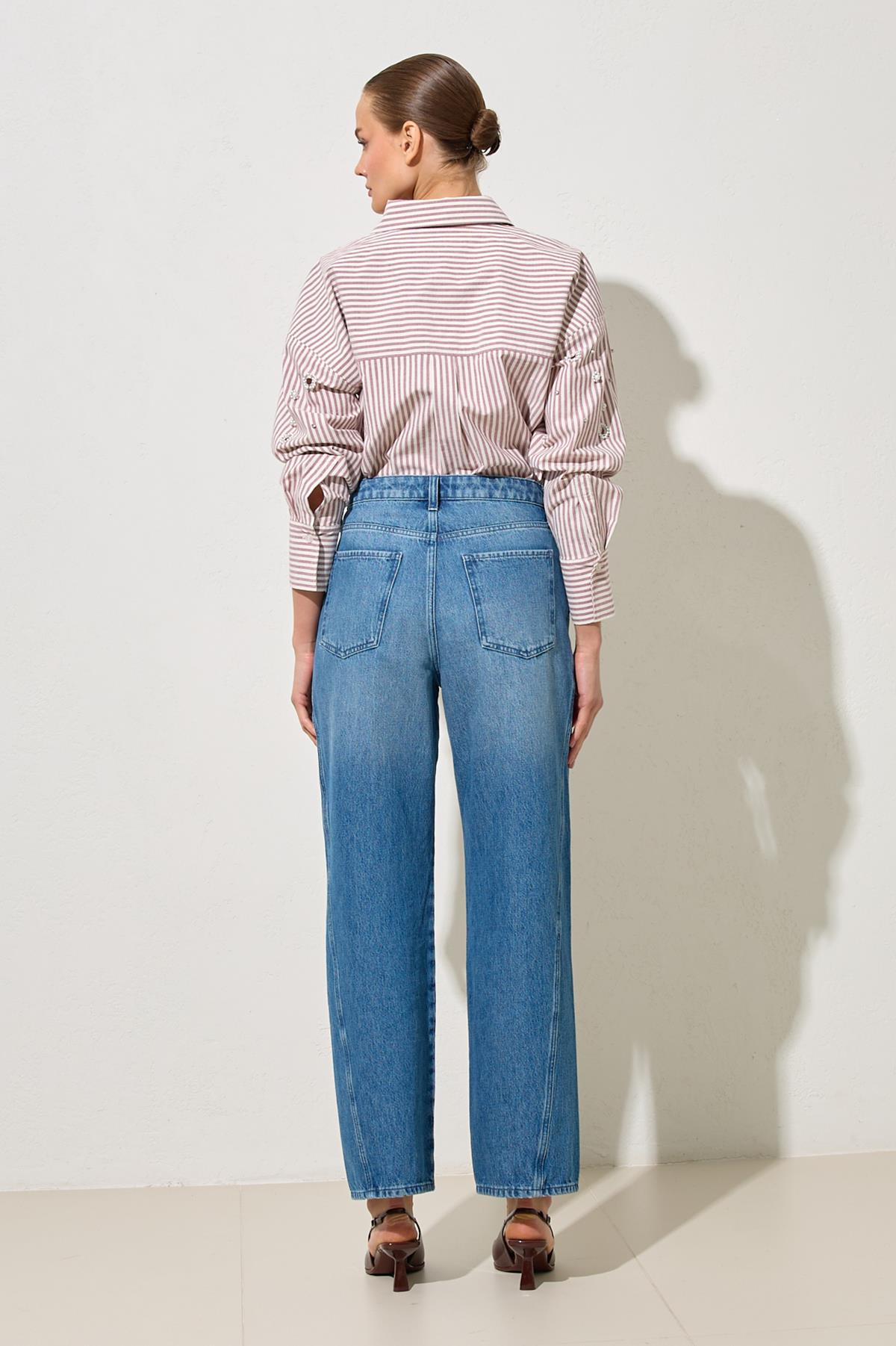 Mavi Rahat Kesim Cep Detaylı Pantolon Kadın Jean modelleri