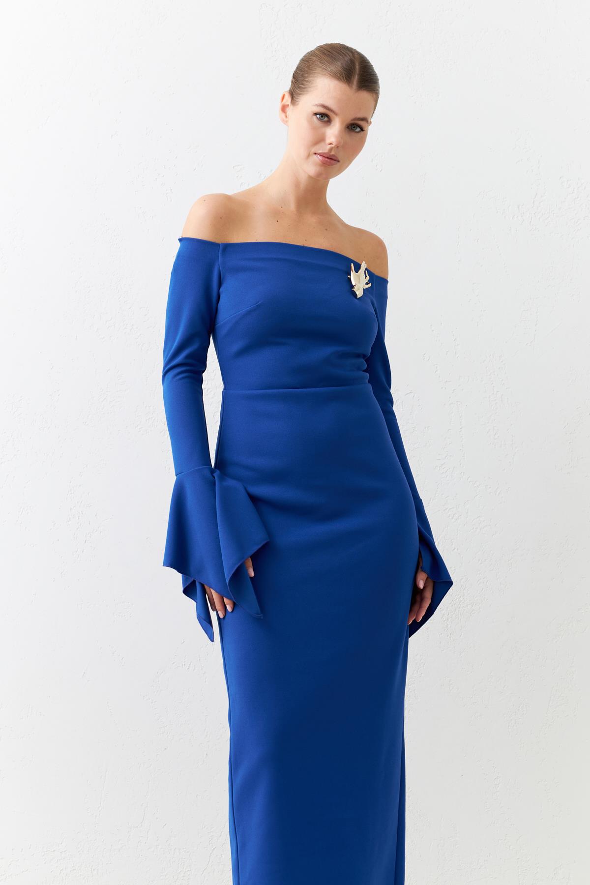 Mavi Tam Kalıp Omuz Ve Kol Detaylı Midi Boy Elbise Kadın Günlük Elbise modelleri