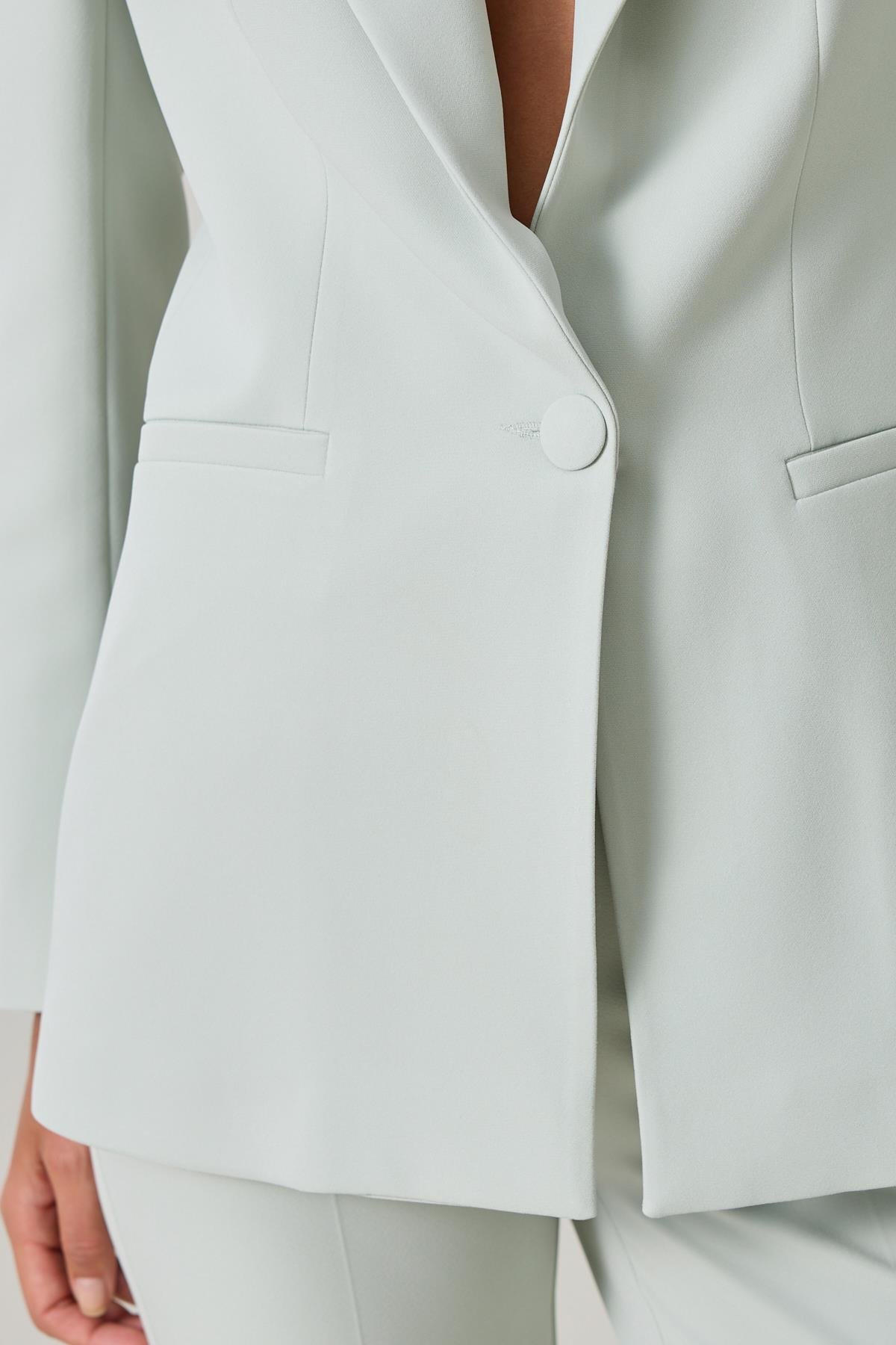 Mint Tek Düğme Detaylı Ceket, Cep Detaylı Tam Kalıp Pantolonlu Takım Kadın Takım Elbise modelleri