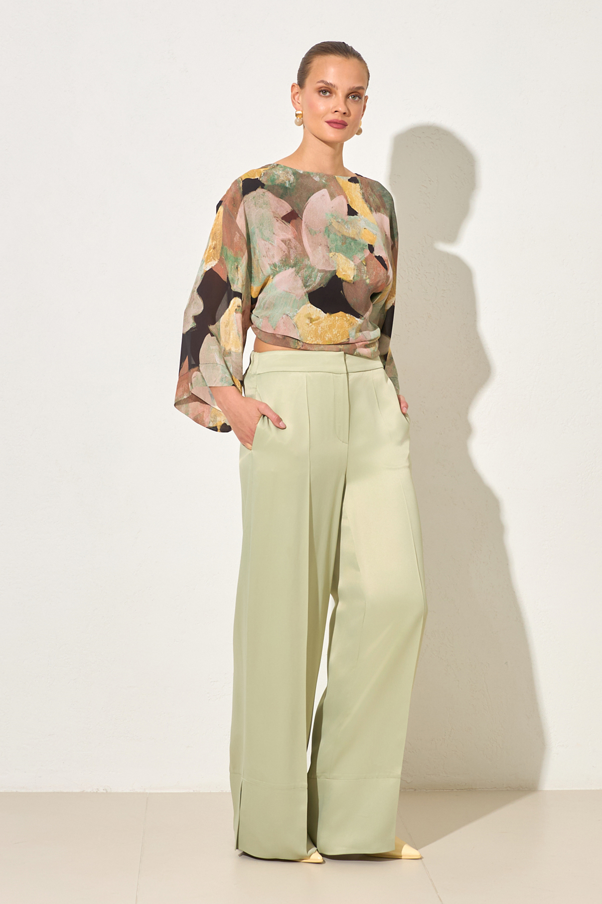 Nil Yeşili Paça Detaylı Rahat Kesim Geniş Paça  Pantolon Kadın Pantolon modelleri