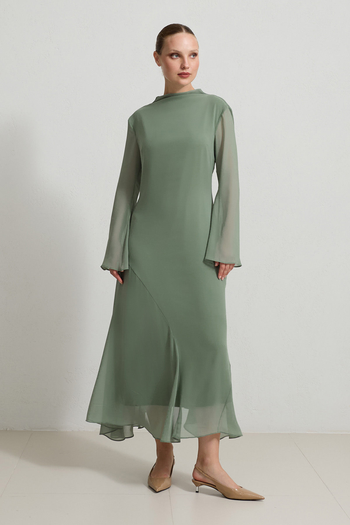 Nil Yeşili Tam Kalıp Rahat Kesim Boyun Ve Etek Detaylı Elbise Kadın Günlük Elbise modelleri