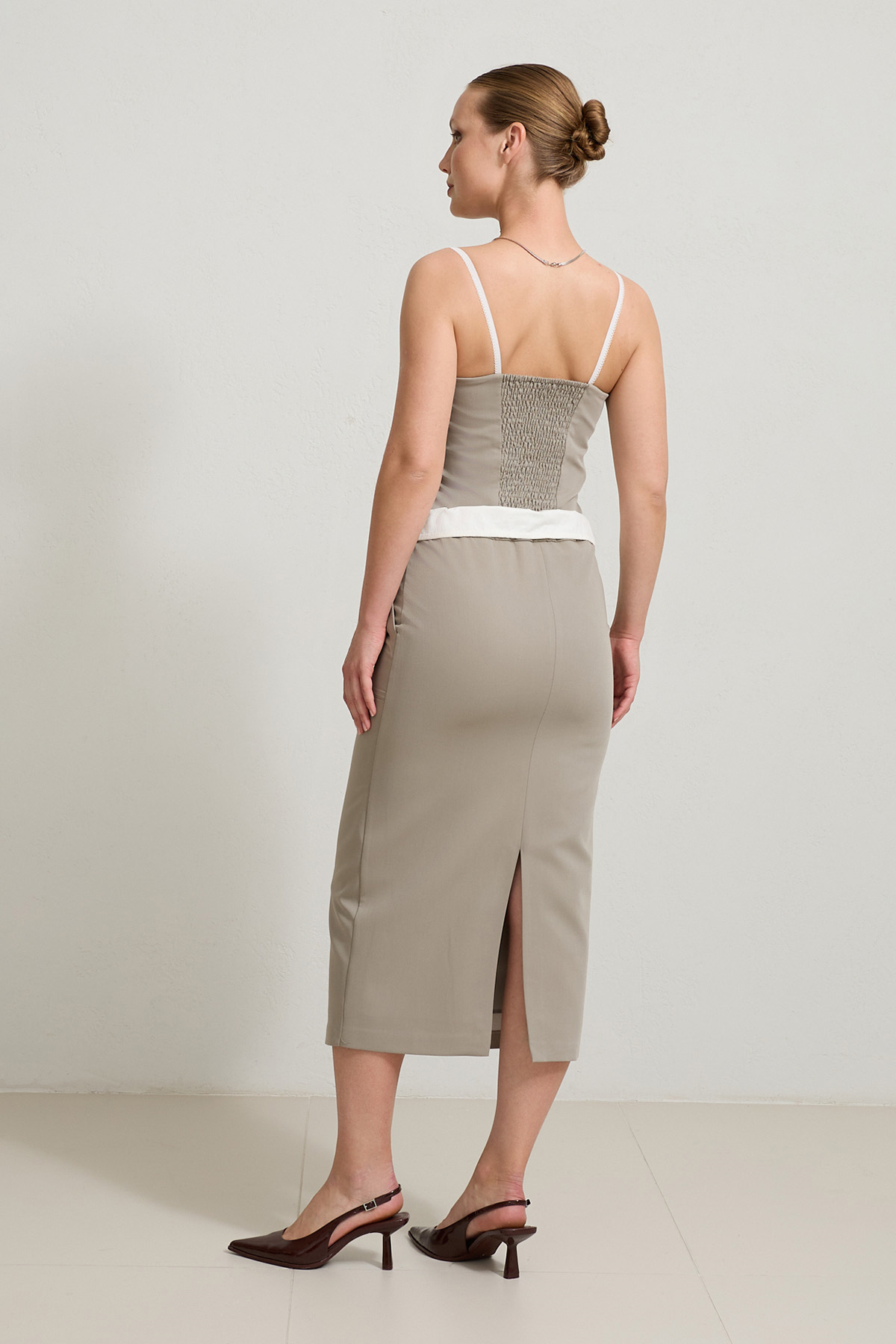 Olive Bağlama Ve Cep Detaylı Midi Boy Etek Kadın Etek modelleri