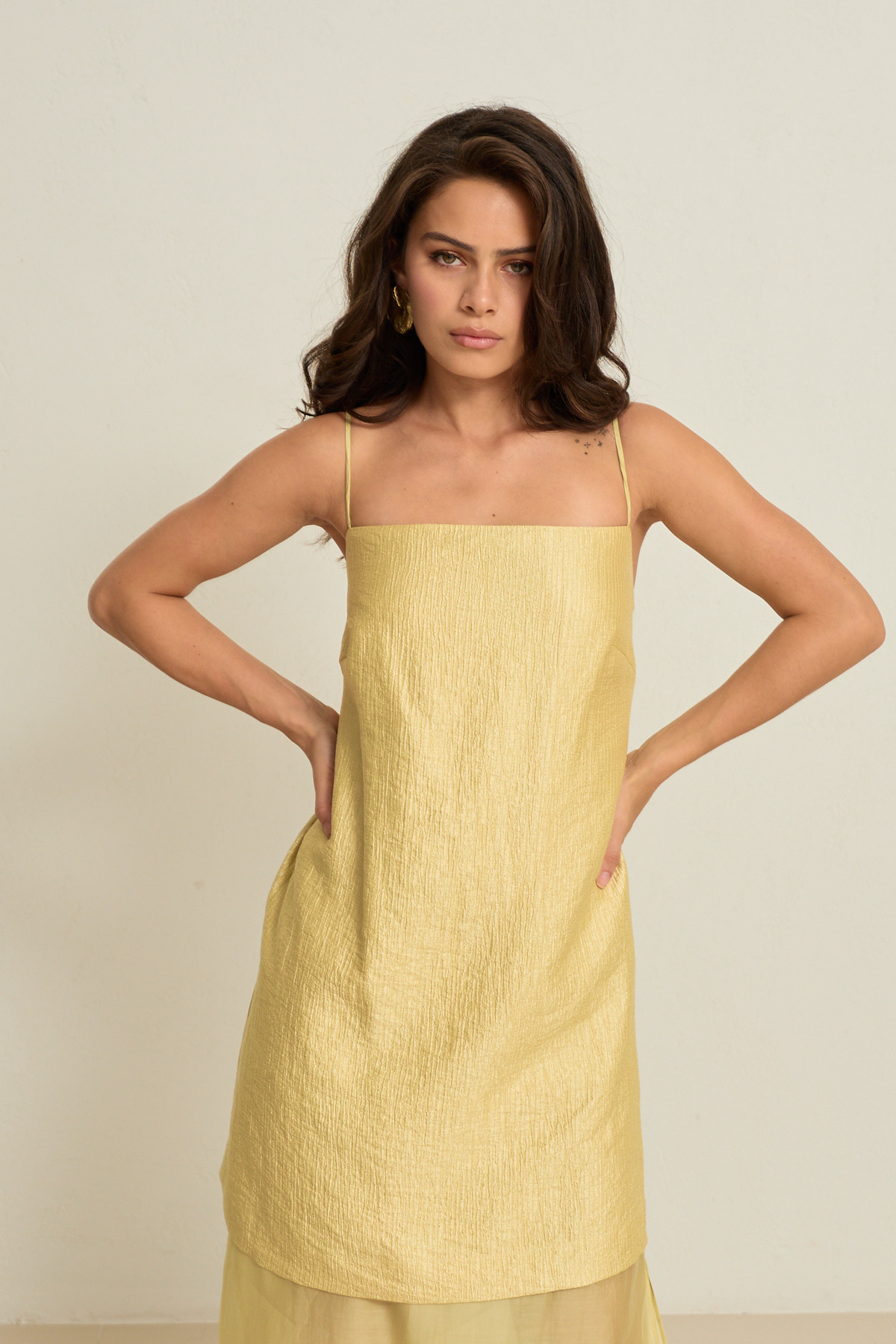 Olive İnce Askılı Dokulu Tül Detaylı Midi Boy Elbise Kadın Kategorisiz modelleri