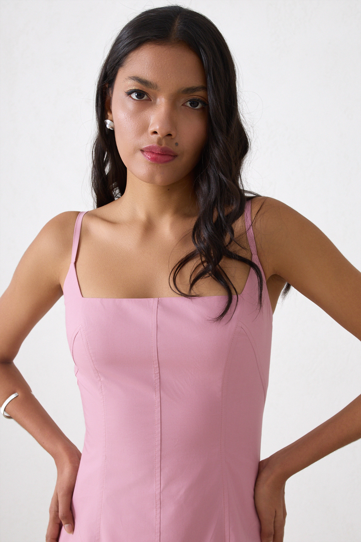 Pembe Dar Kalıp %100 Pamuklu Askılı Belden Oturtmalı Midi Boy Dar Kalıp Elbise Kadın Günlük Elbise modelleri