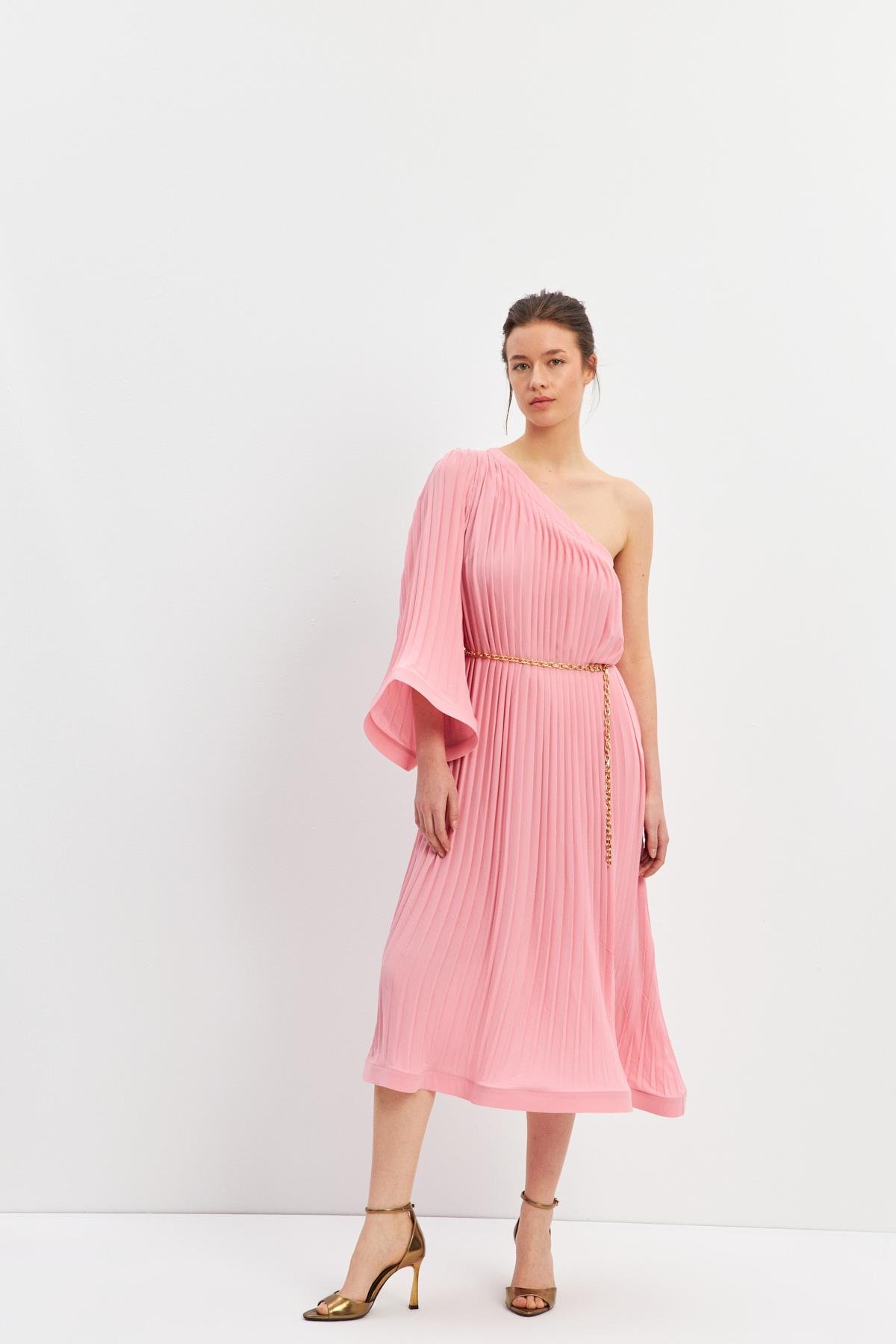 Pembe Tek Omuzlu Pile Detaylı Salaş Elbise  Kadın Günlük Elbise modelleri