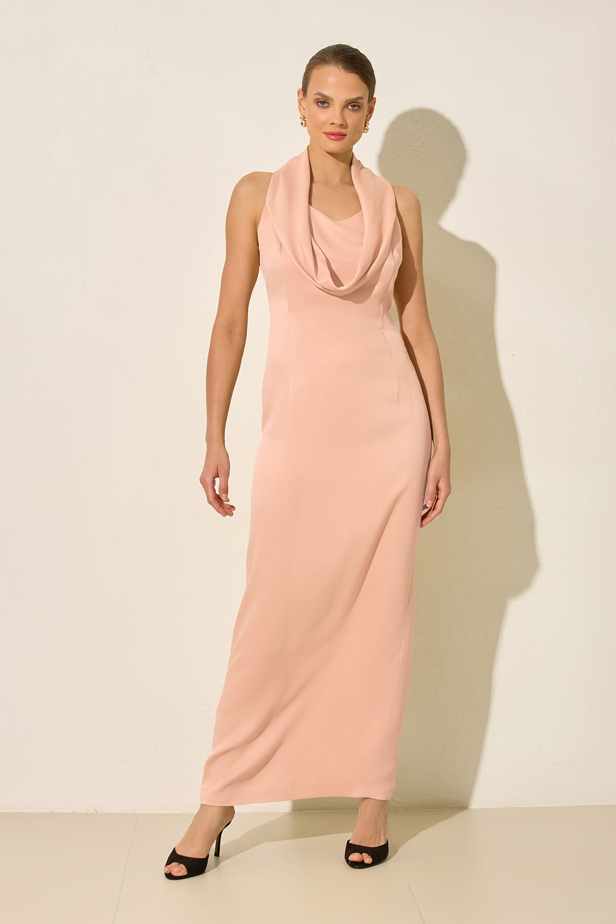 Pudra Yaka Detaylı Kolsuz Tam Kalıp Rahat Kesim Elbise Kadın Kategorisiz modelleri