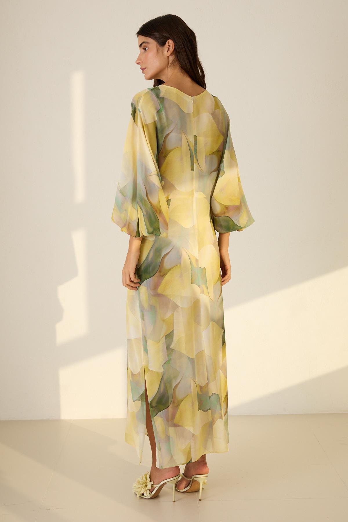 Sarı V Yaka Bel Ve Kol Detaylı Desenli Elbise Kadın Günlük Elbise modelleri