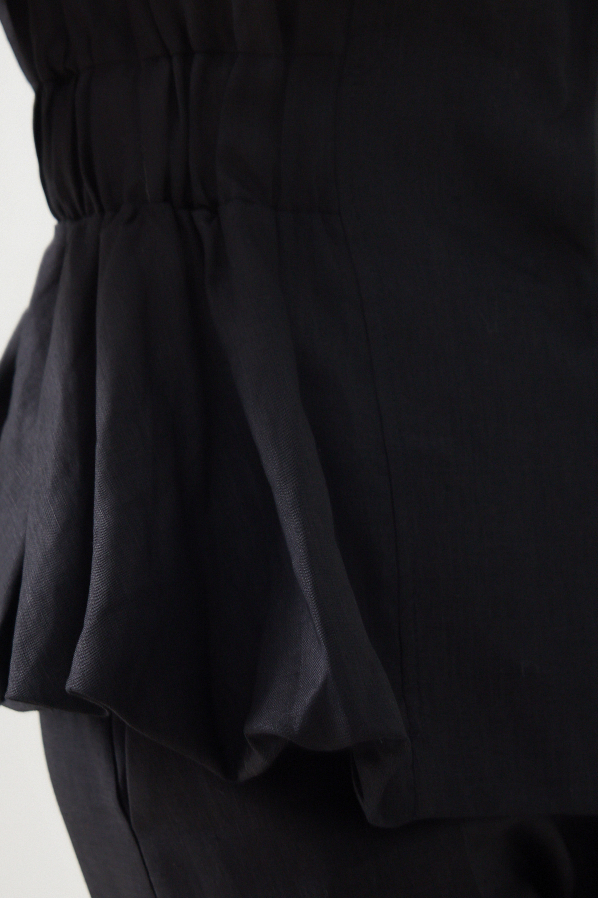 Siyah %100 Keten Bel Ve Yaka Detaylı Yelek Rahat Kesim Pantolonlu Takım Kadın Kategorisiz modelleri