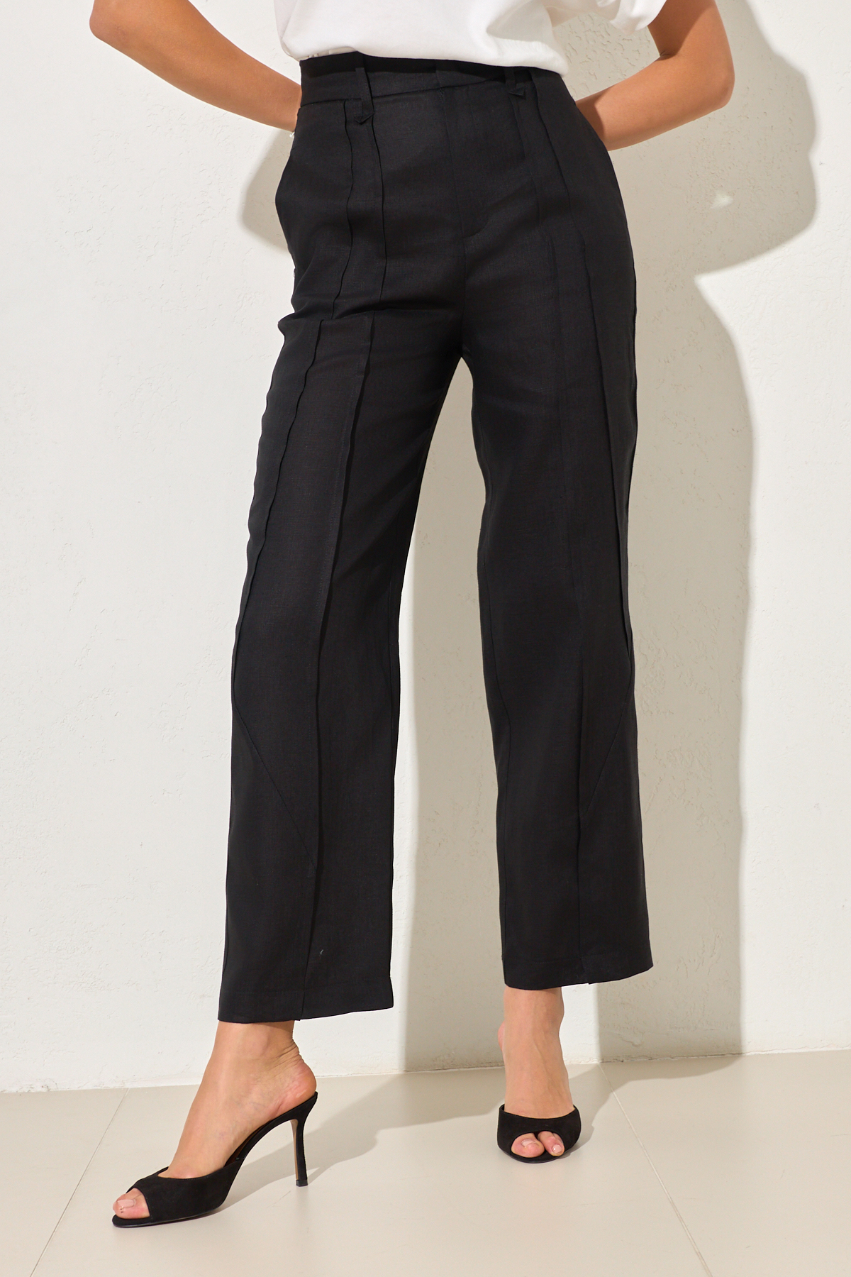 Siyah %100 Keten Pile Ve Cep Detaylı Rahat Kesim Pantolon Kadın Kategorisiz modelleri