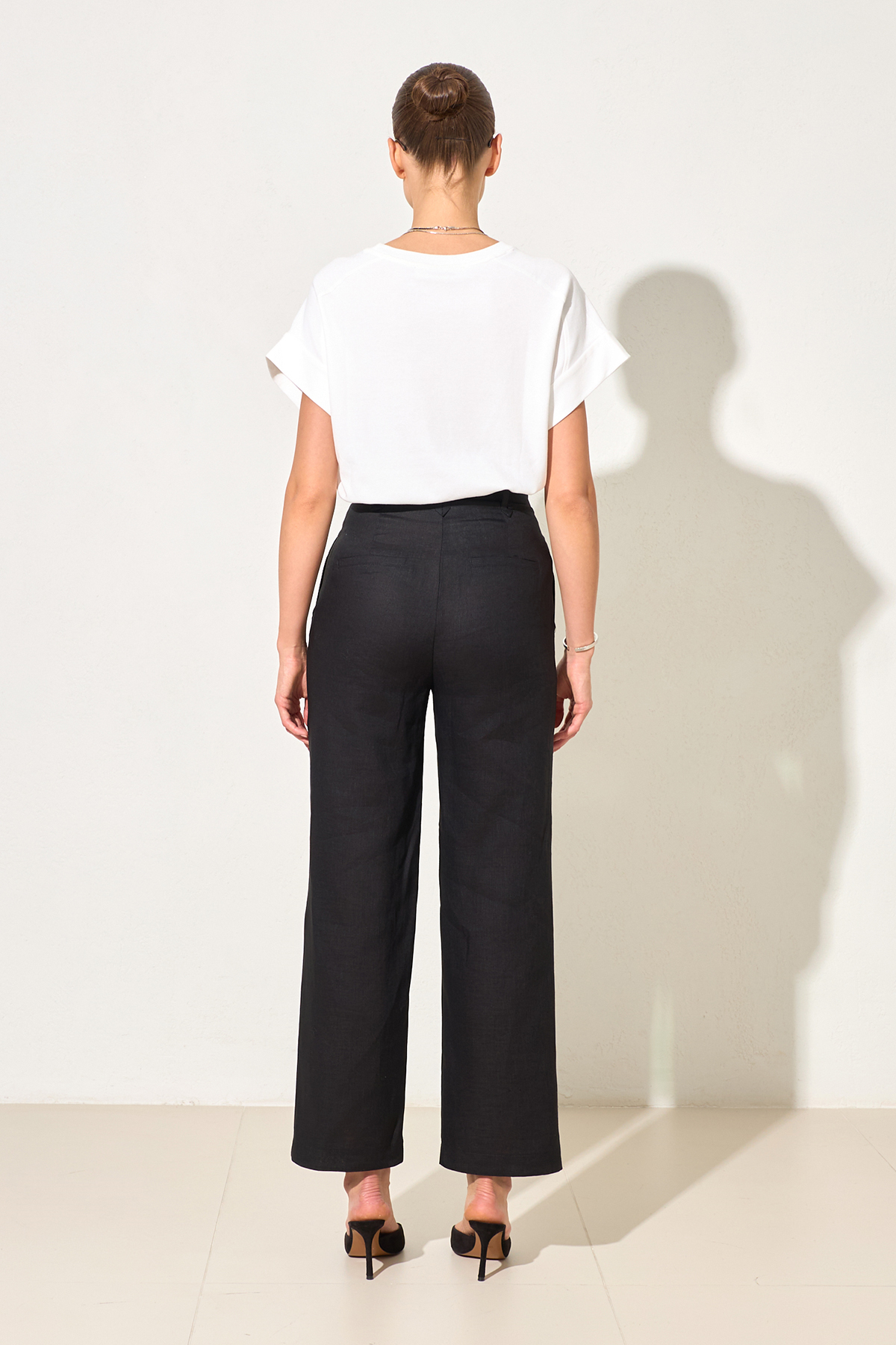 Siyah %100 Keten Pile Ve Cep Detaylı Rahat Kesim Pantolon Kadın Kategorisiz modelleri