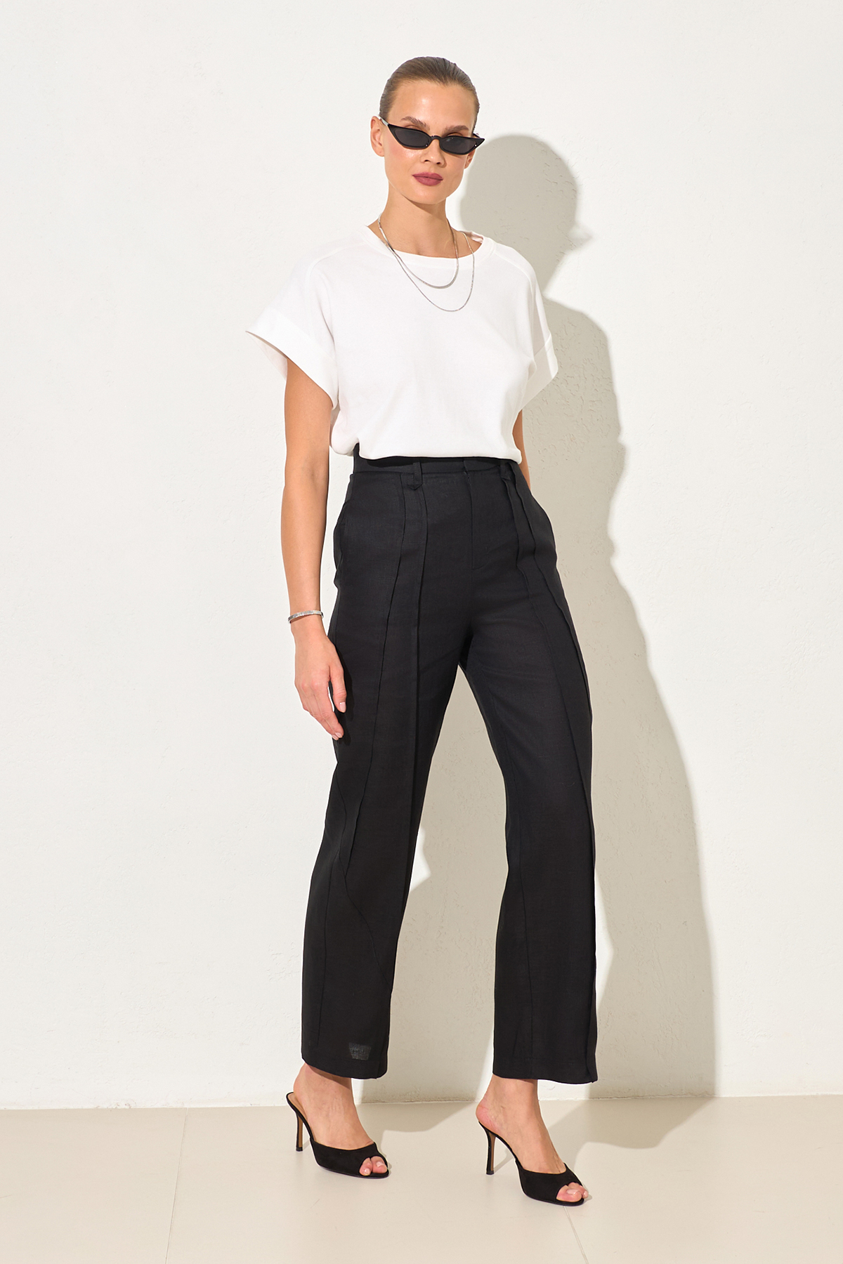 Siyah %100 Keten Pile Ve Cep Detaylı Rahat Kesim Pantolon Kadın Kategorisiz modelleri