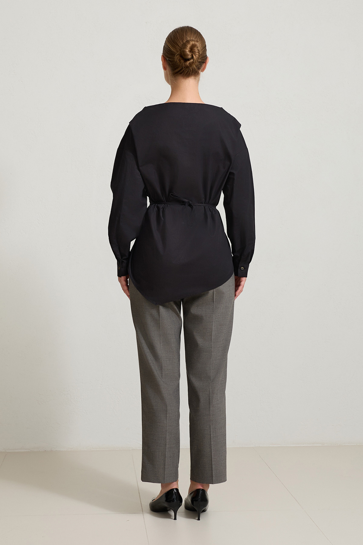 Siyah %100 Pamuklu Yaka Detaylı Gömlek Kadın Gömlek modelleri