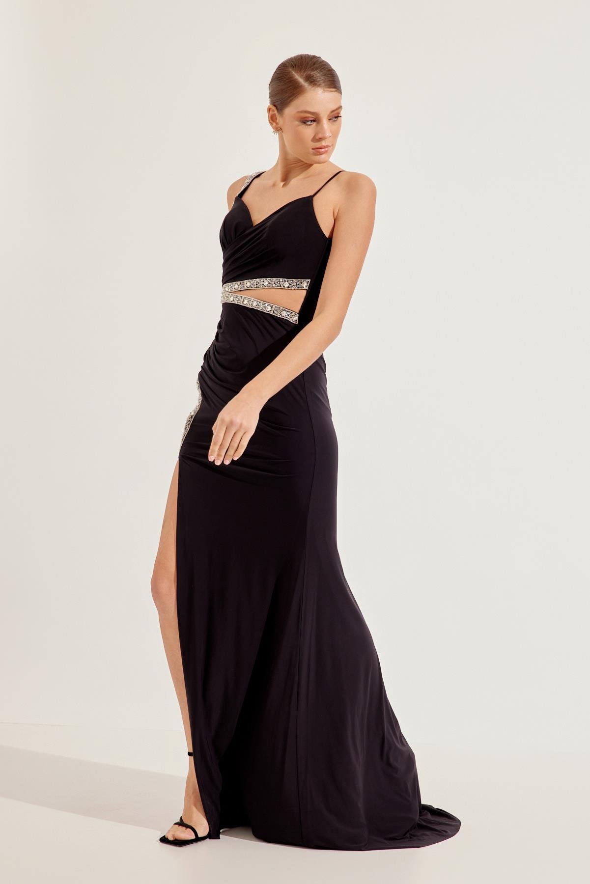 Siyah Asimetrik Detayli Belden Taş Detaylı Dekolteli Askılı Yırtmaç Detaylı Abiye Elbise Kadın Kategorisiz modelleri