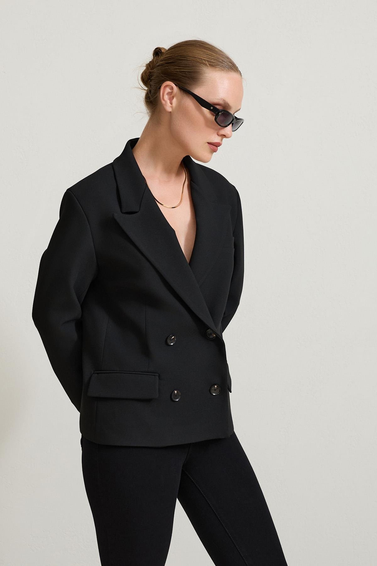 Siyah Asimetrik Kapama Cep Detaylı Ceket Kadın Ceket modelleri