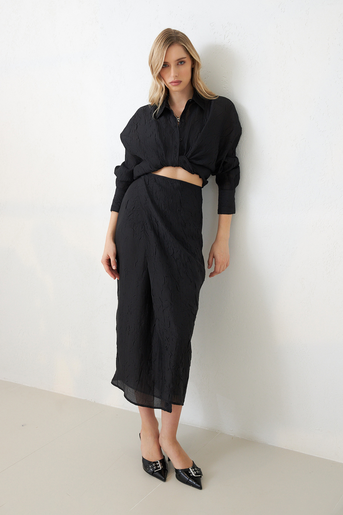 Siyah Bağlama Detaylı Midi Boy Crush Detaylı Etek Kadın Etek modelleri