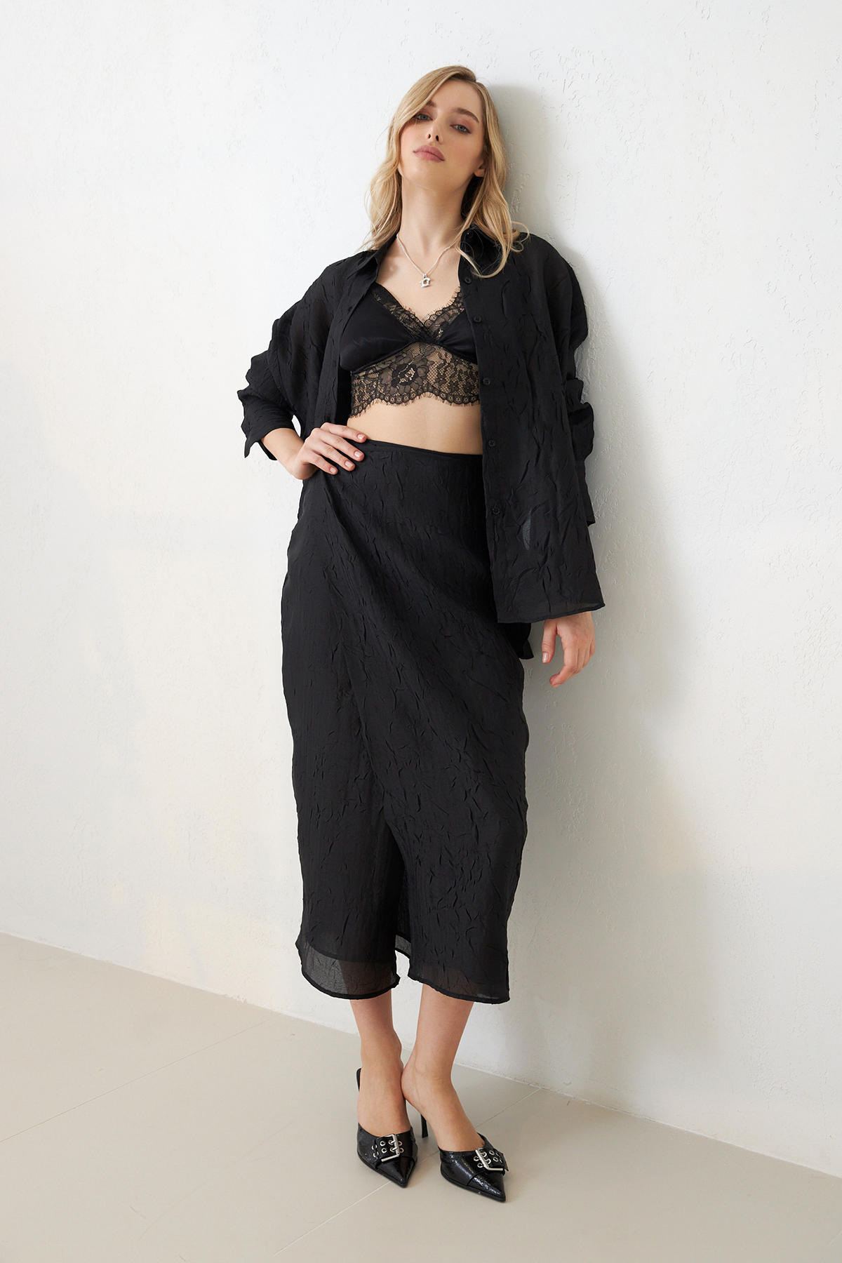 Siyah Bağlama Detaylı Midi Boy Crush Detaylı Etek Kadın Etek modelleri