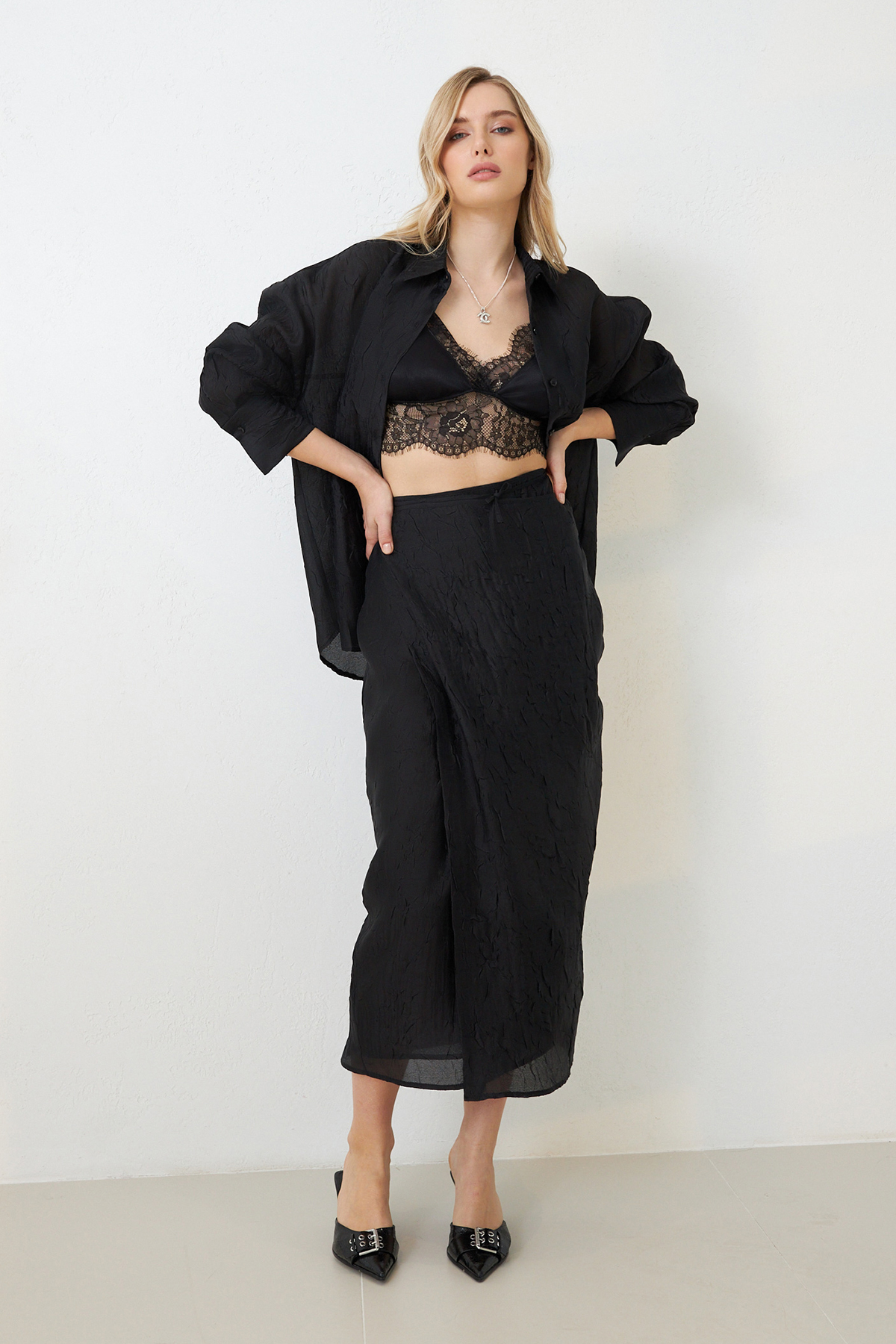 Siyah Bağlama Detaylı Midi Boy Crush Detaylı Etek Kadın Etek modelleri