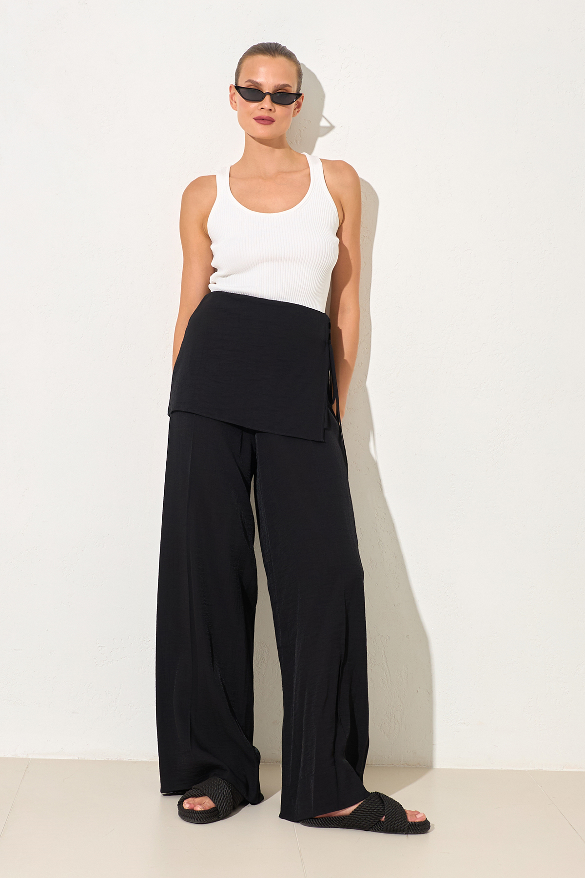Siyah Bel Detaylı Rahat Kesim Pantolon Kadın Pantolon modelleri