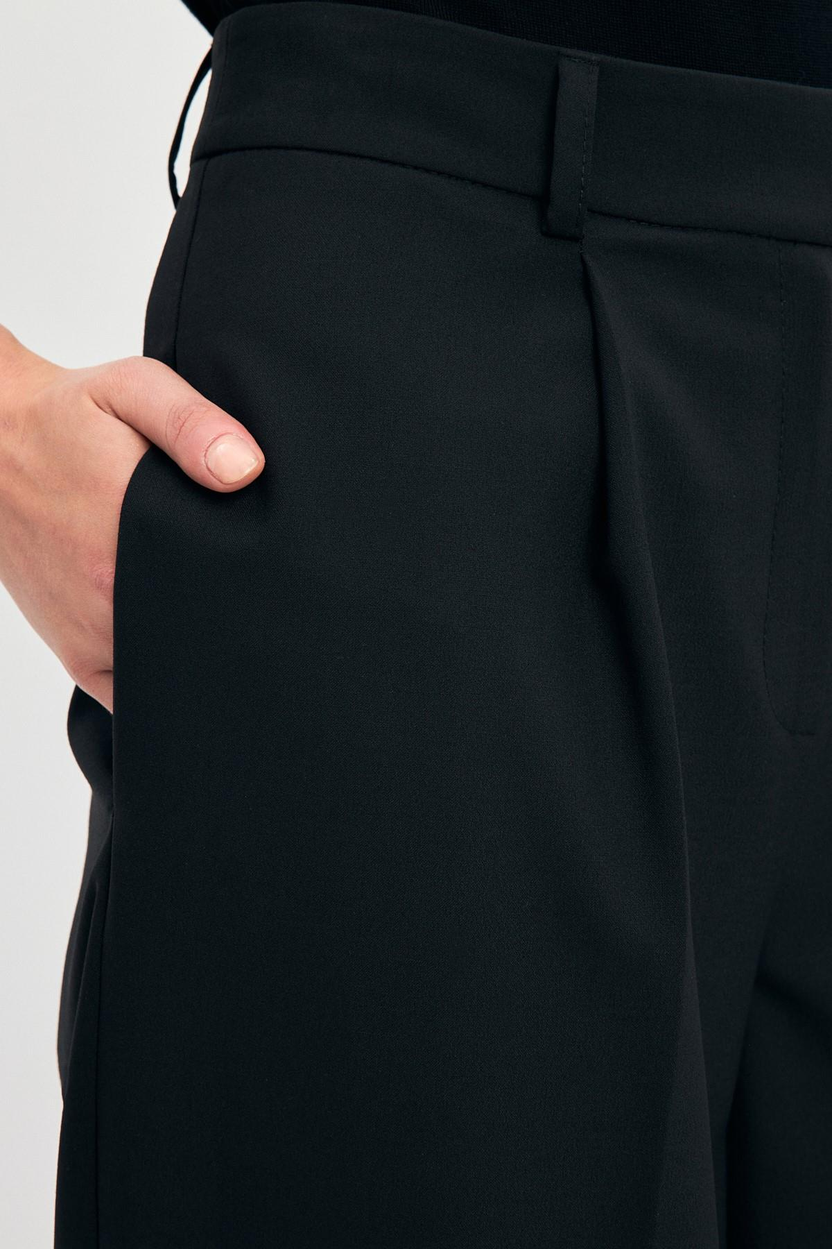 Siyah Bel Ve Pile Detaylı Kemerli Pantolon Kadın Pantolon modelleri