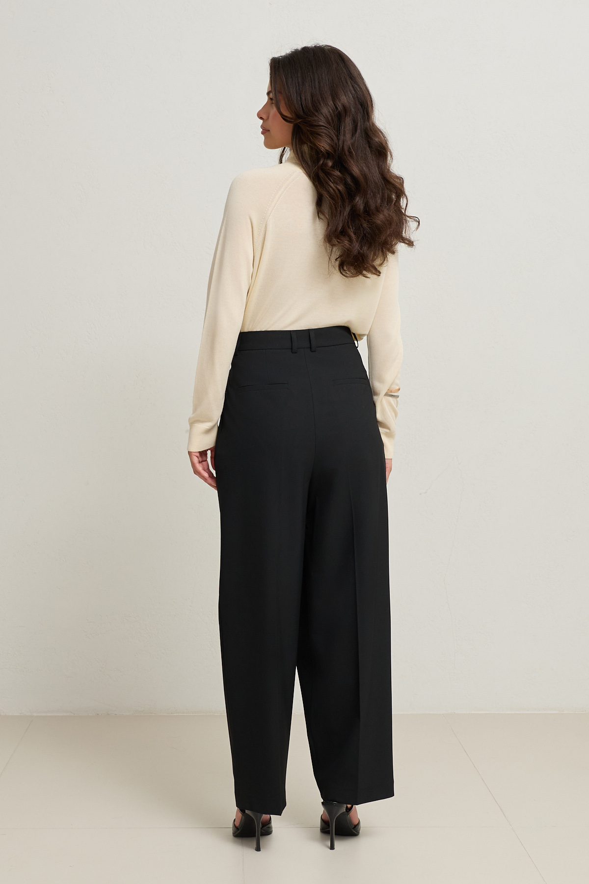 Siyah Belden Asimetrik Kapama Detaylı Pantolon Kadın Pantolon modelleri