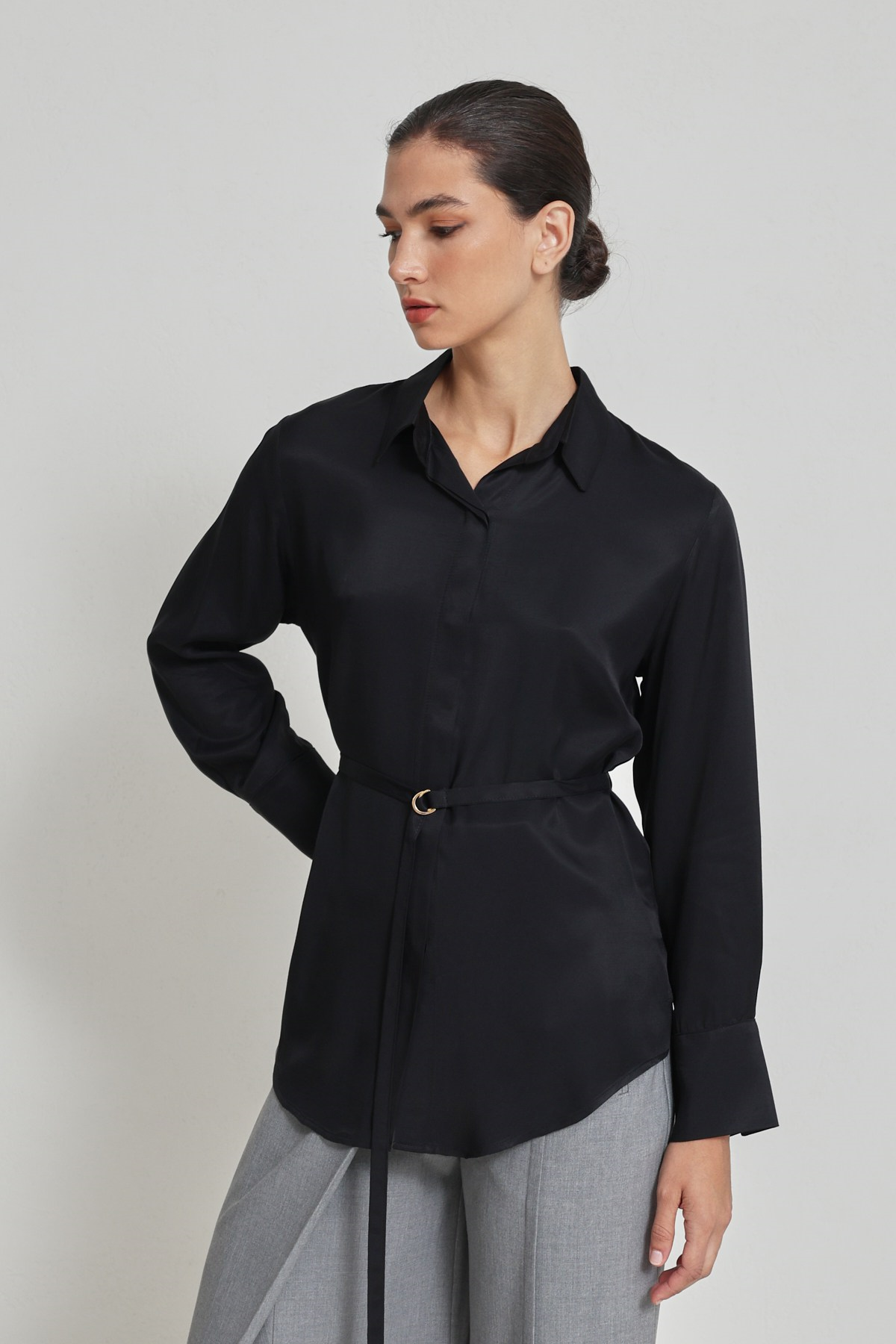 Siyah Belden Kemerli Uzun Kollu Gömlek Kadın Gömlek modelleri