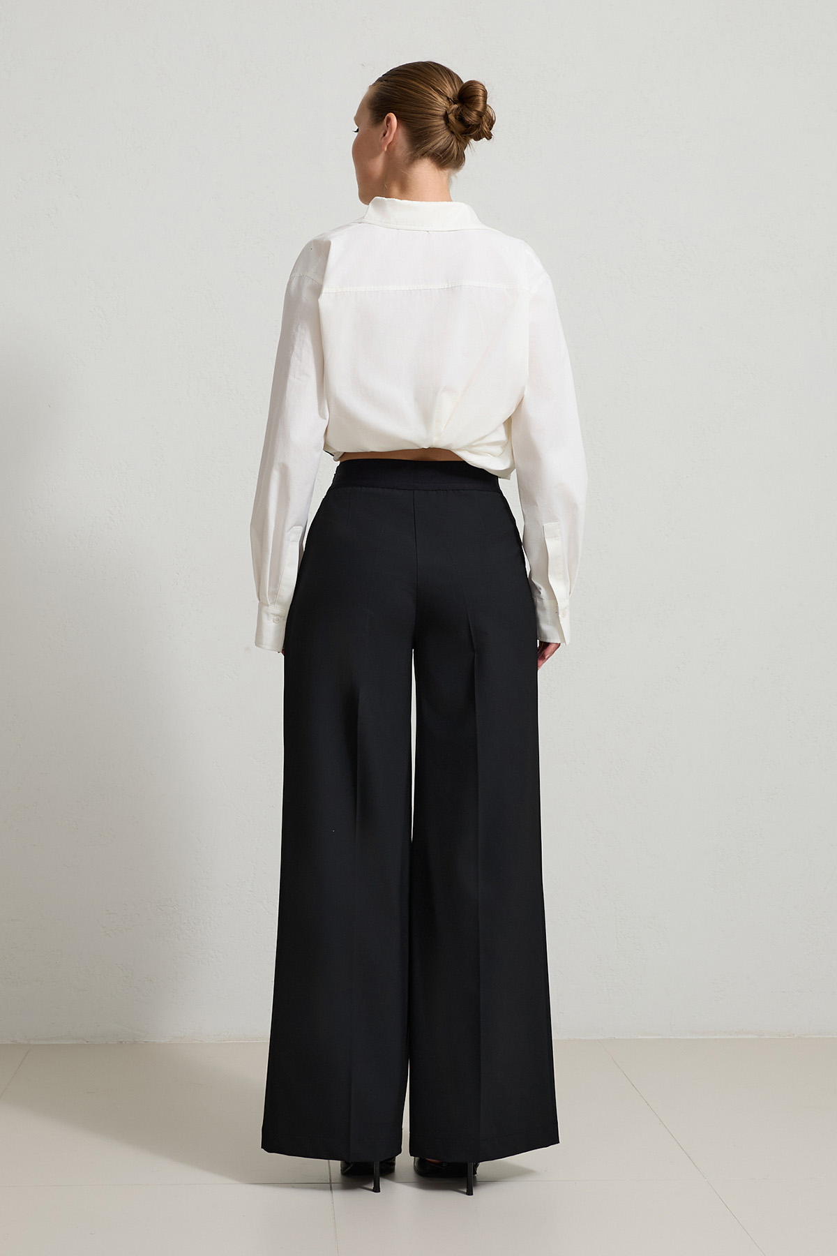 Siyah Belden Lastik Detaylı Yandan Fermuarlı Rahat Kesim Geniş Paça Pantolon Kadın Pantolon modelleri