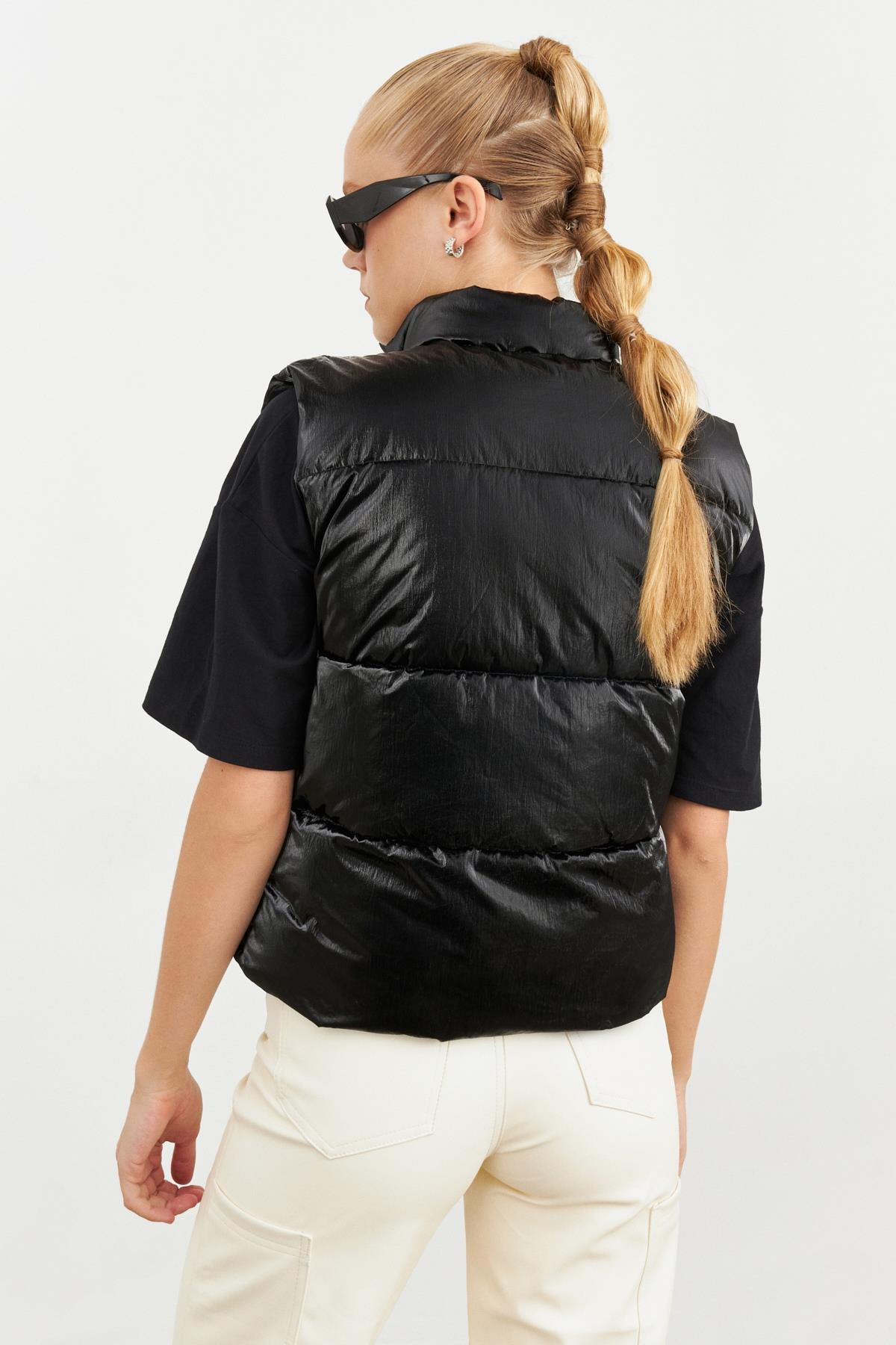 Siyah Cepli Şişme Yelek Kadın Yelek modelleri