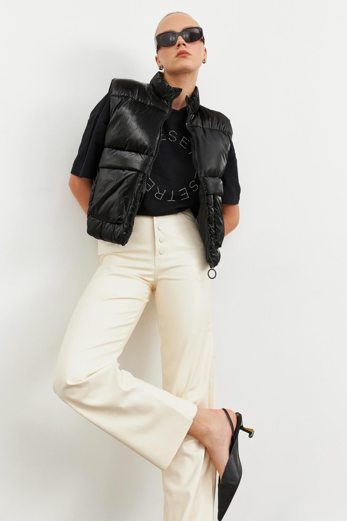 Siyah Cepli Şişme Yelek Kadın Yelek modelleri