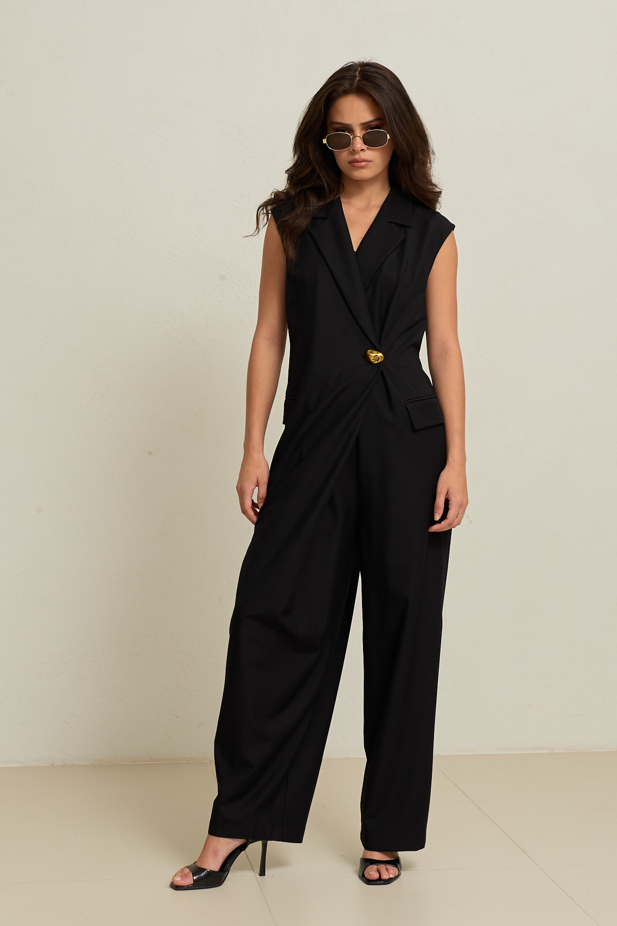 Siyah Çizgili Düğme Ve Cep Detaylı Pantolonlu Kolsuz Tulum Kadın Kategorisiz modelleri