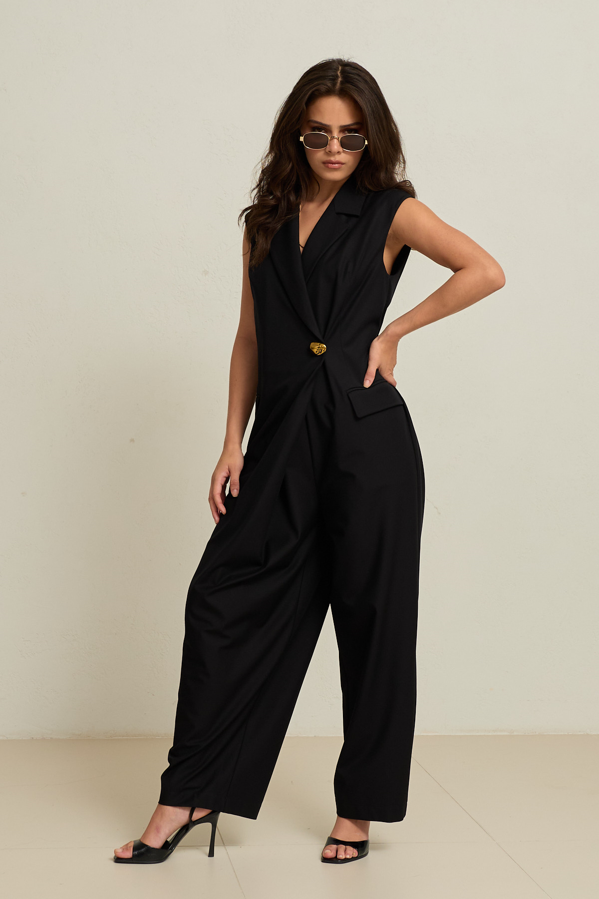 Siyah Çizgili Düğme Ve Cep Detaylı Pantolonlu Kolsuz Tulum Kadın Kategorisiz modelleri