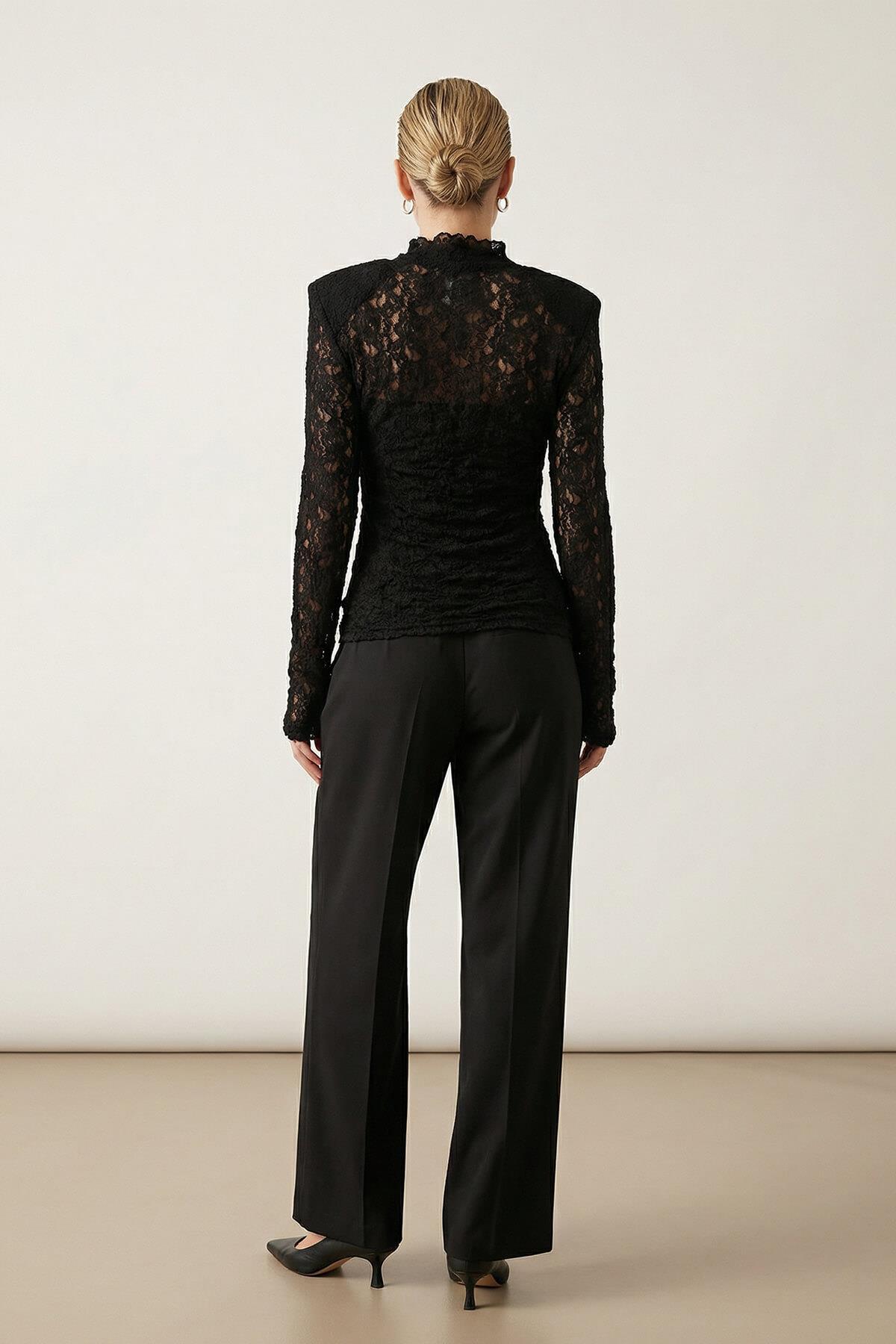 Siyah Dantel Detaylı Tam Kalıp Bluz Kadın Bluz modelleri