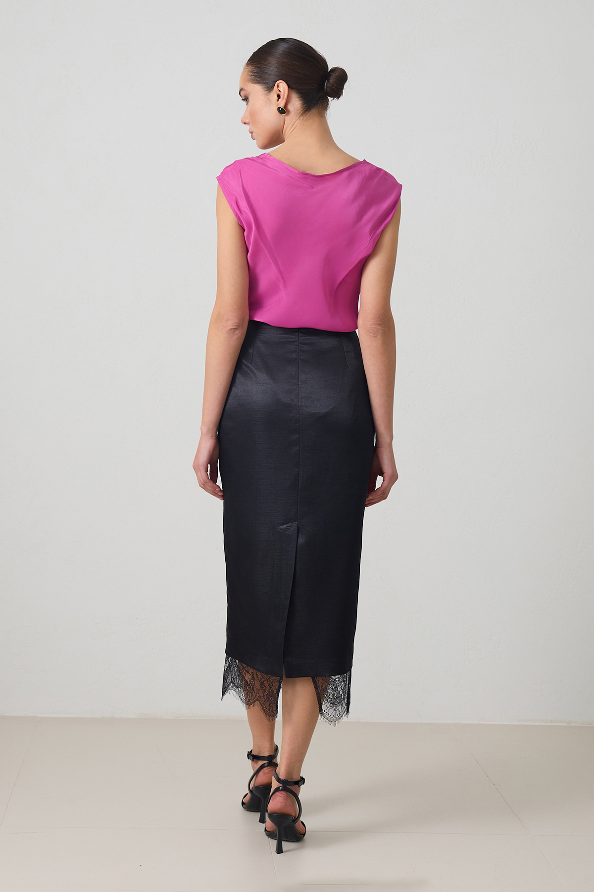 Siyah Dantel Detaylı Tam Kalıp Kalem Etek Kadın Etek modelleri