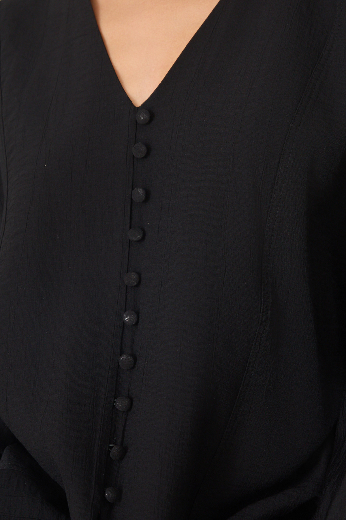 Siyah Düğme Detaylı Rahat Kesim Uzun Kollu Bluz Kadın Kategorisiz modelleri