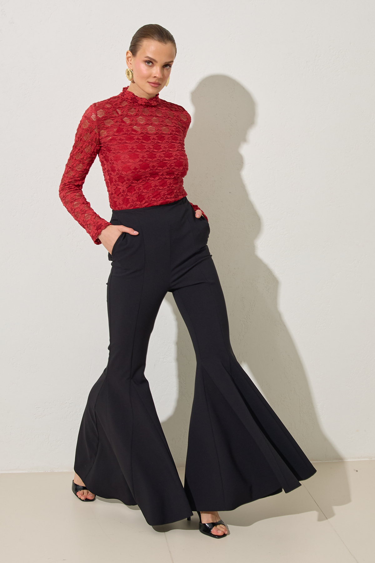 Siyah Geniş Paça Tam Kalıp Pantolon Kadın Pantolon modelleri