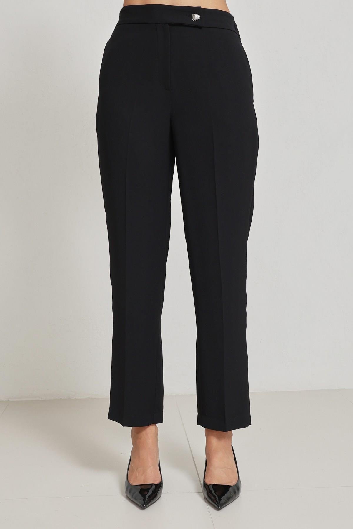 Siyah Pelerin Detaylı Kadın Takım Elbise Kadın Kategorisiz modelleri