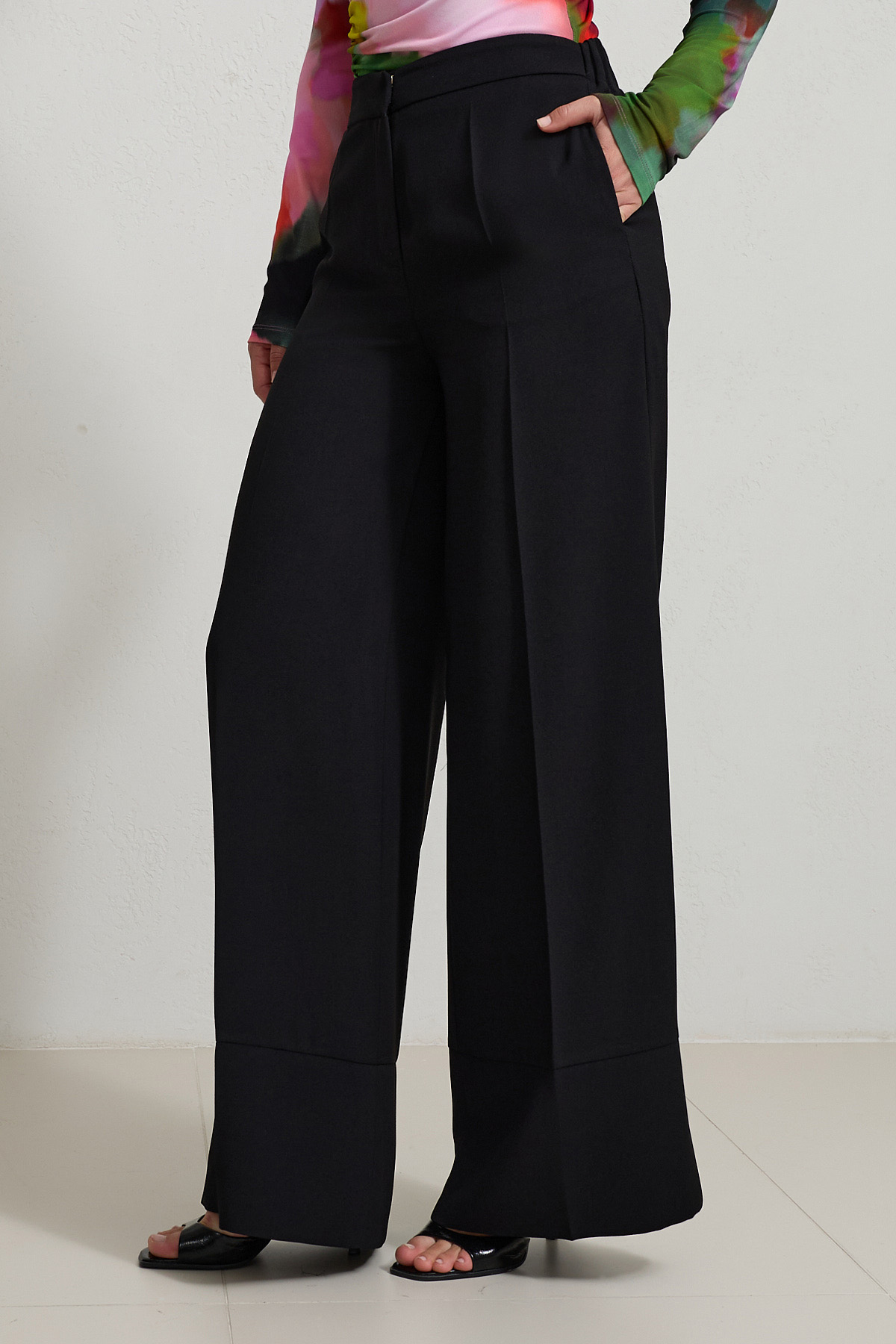 Siyah Rahat Kesim Geniş Paça Pantolon Kadın Pantolon modelleri
