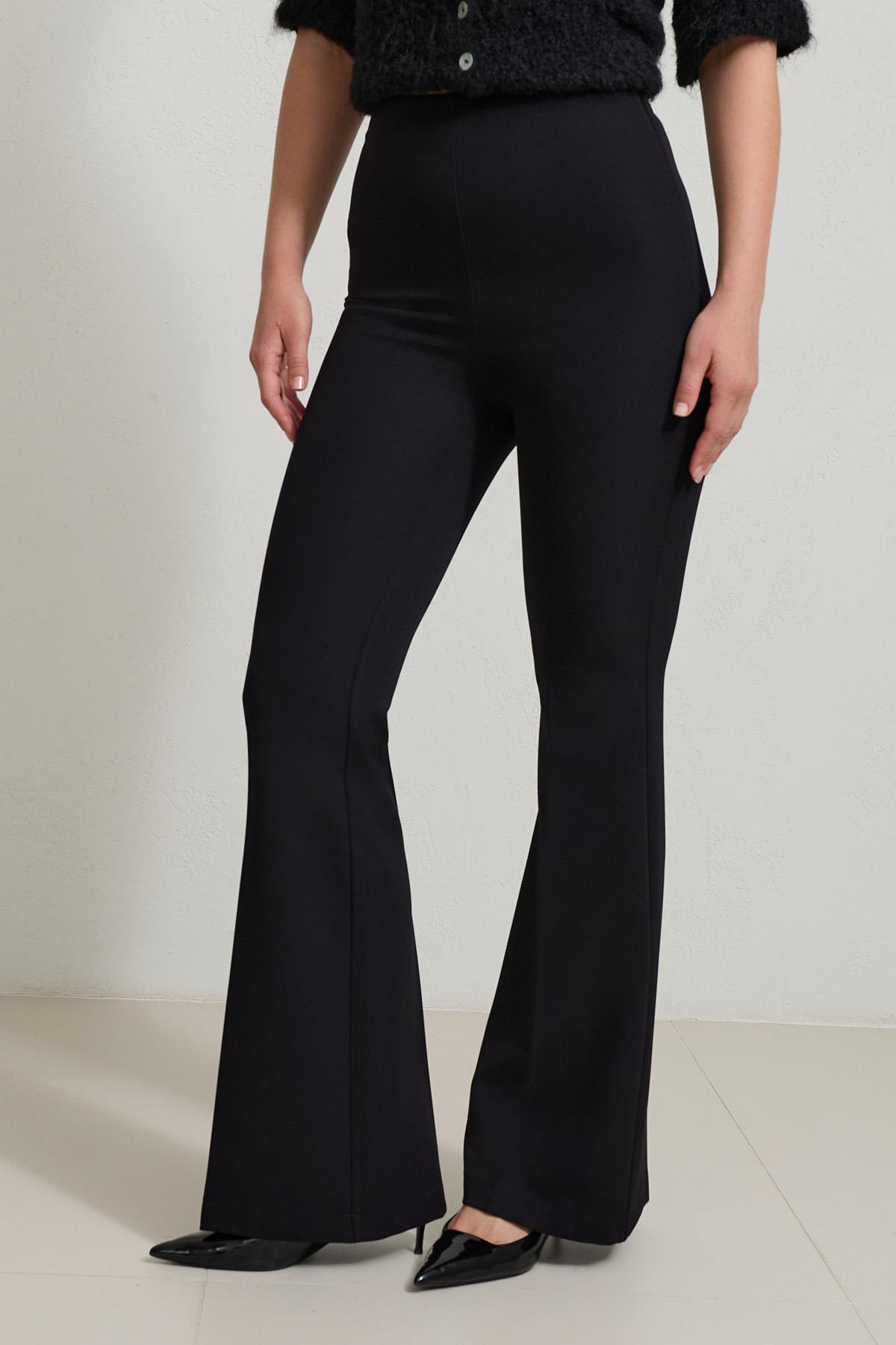 Siyah Rahat Kesim Tam Kalıp Pantolon Kadın Pantolon modelleri