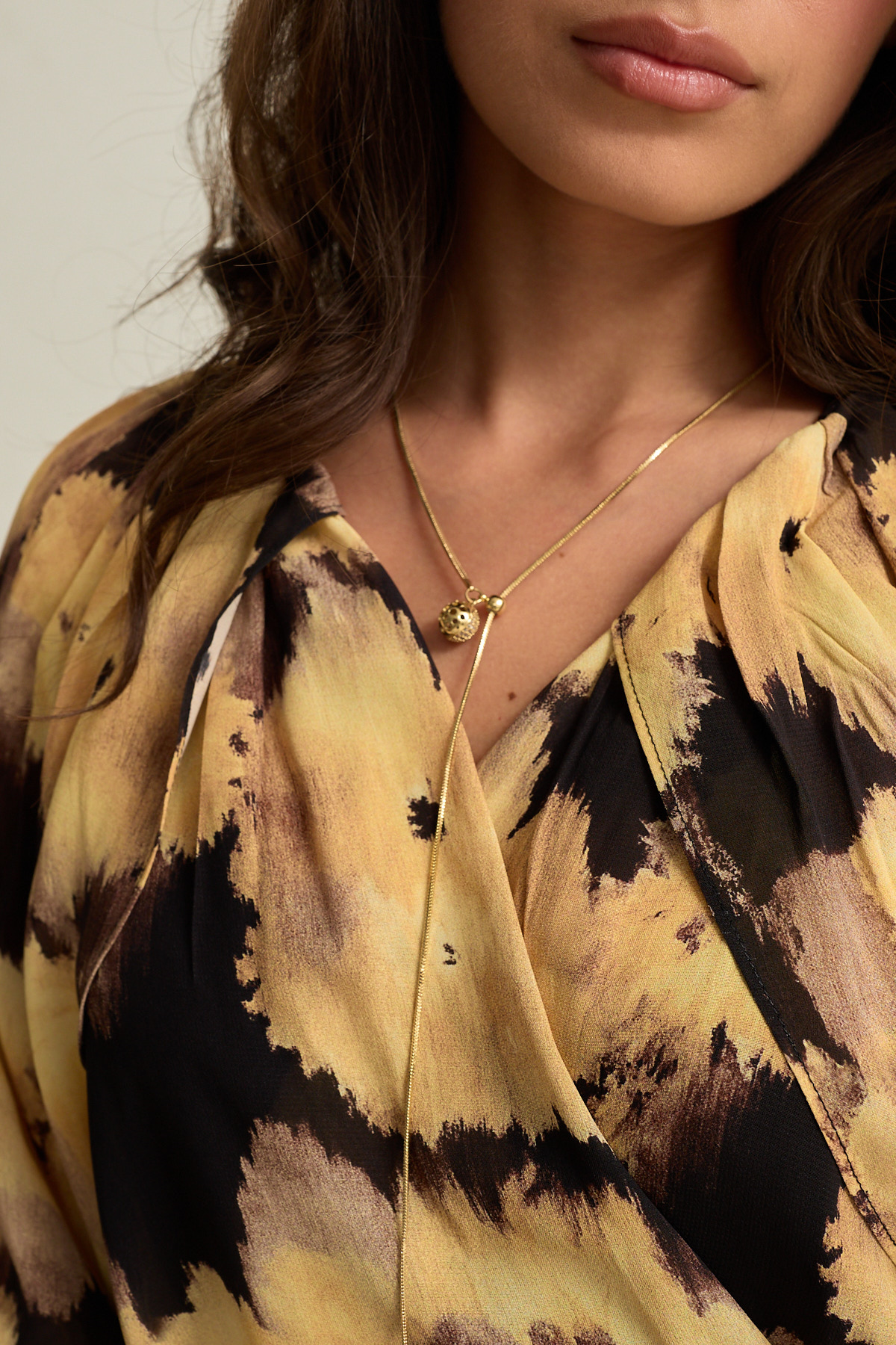 Siyah-Sarı Desenli Bağlama Detaylı Uzun Kollu Rahat Kesim Bluz Kadın Kategorisiz modelleri