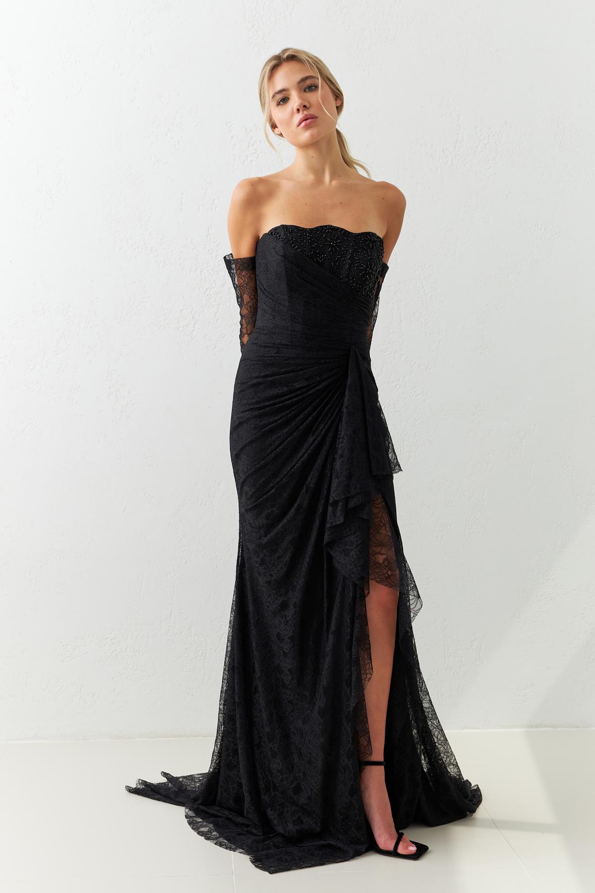 Siyah Straplez Dantel Detaylı Abiye Elbise Kadın Kategorisiz modelleri