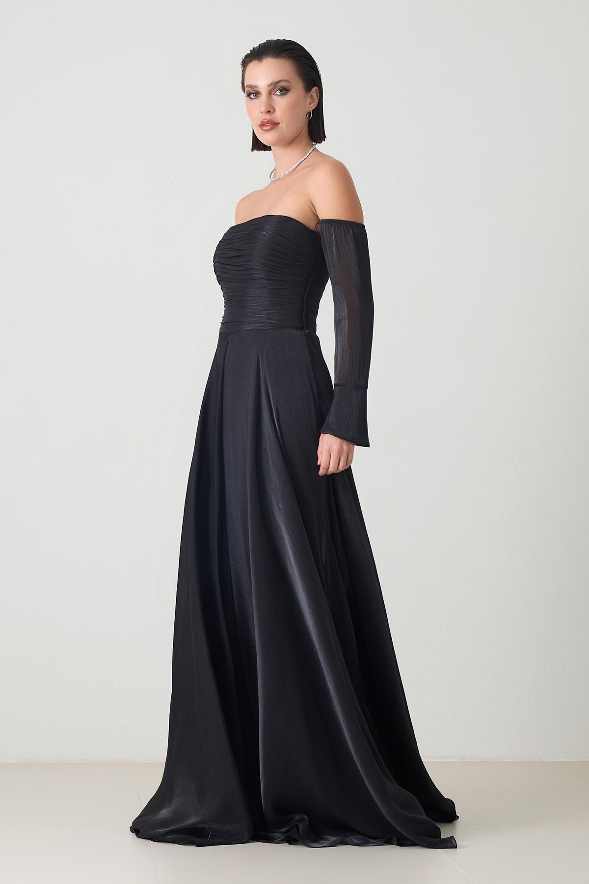 Siyah Straplez Kol Detaylı Abiye Tulum Kadın Kategorisiz modelleri