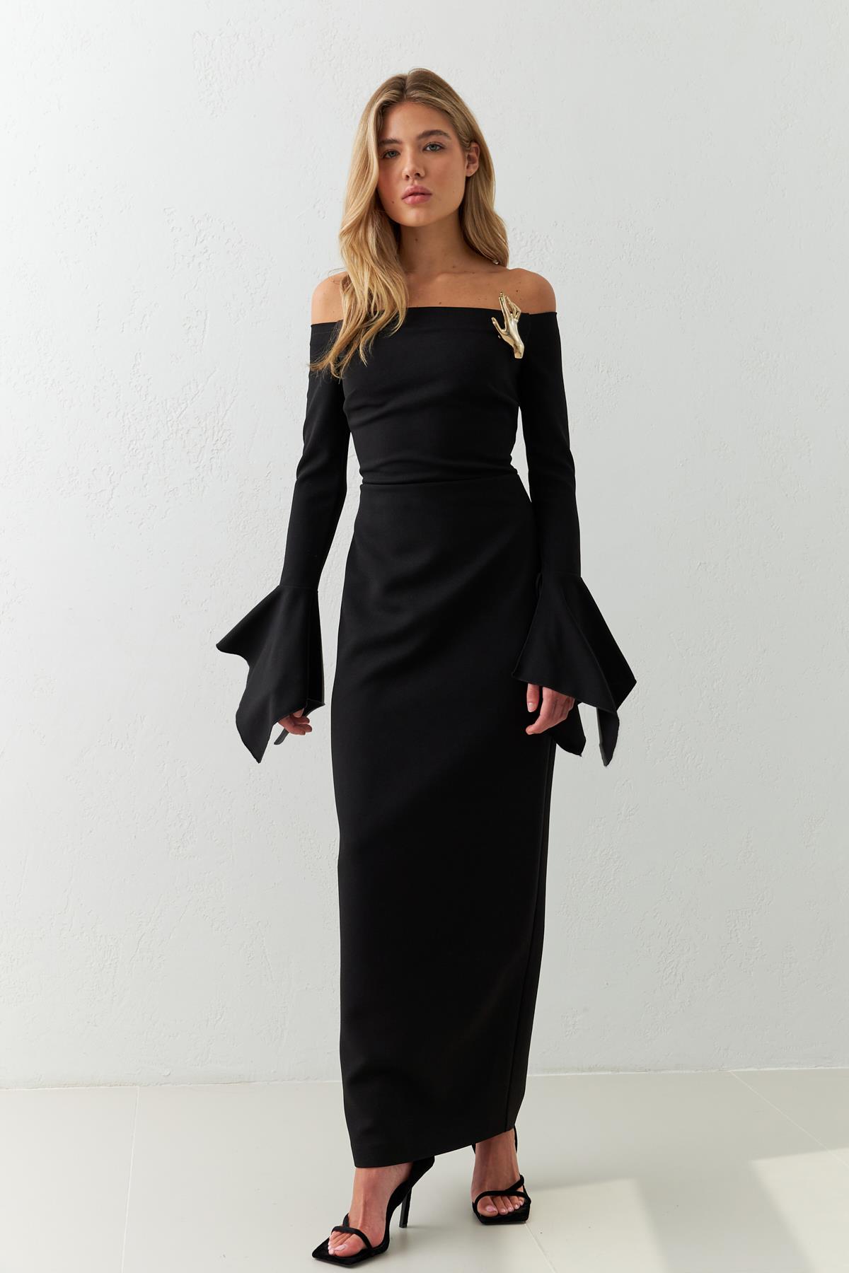 Siyah Tam Kalıp Omuz Ve Kol Detaylı Midi Boy Elbise Kadın Günlük Elbise modelleri