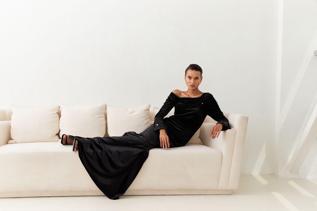 Siyah Tek Omuz Detaylı Uzun Elbise Kadın Kategorisiz modelleri