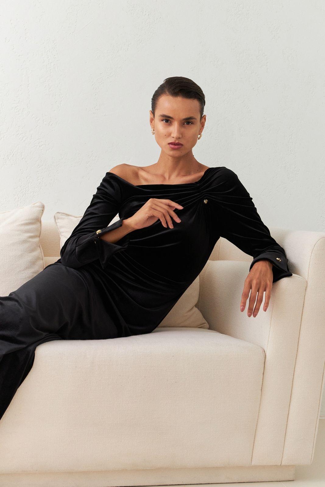 Siyah Tek Omuz Detaylı Uzun Elbise Kadın Kategorisiz modelleri