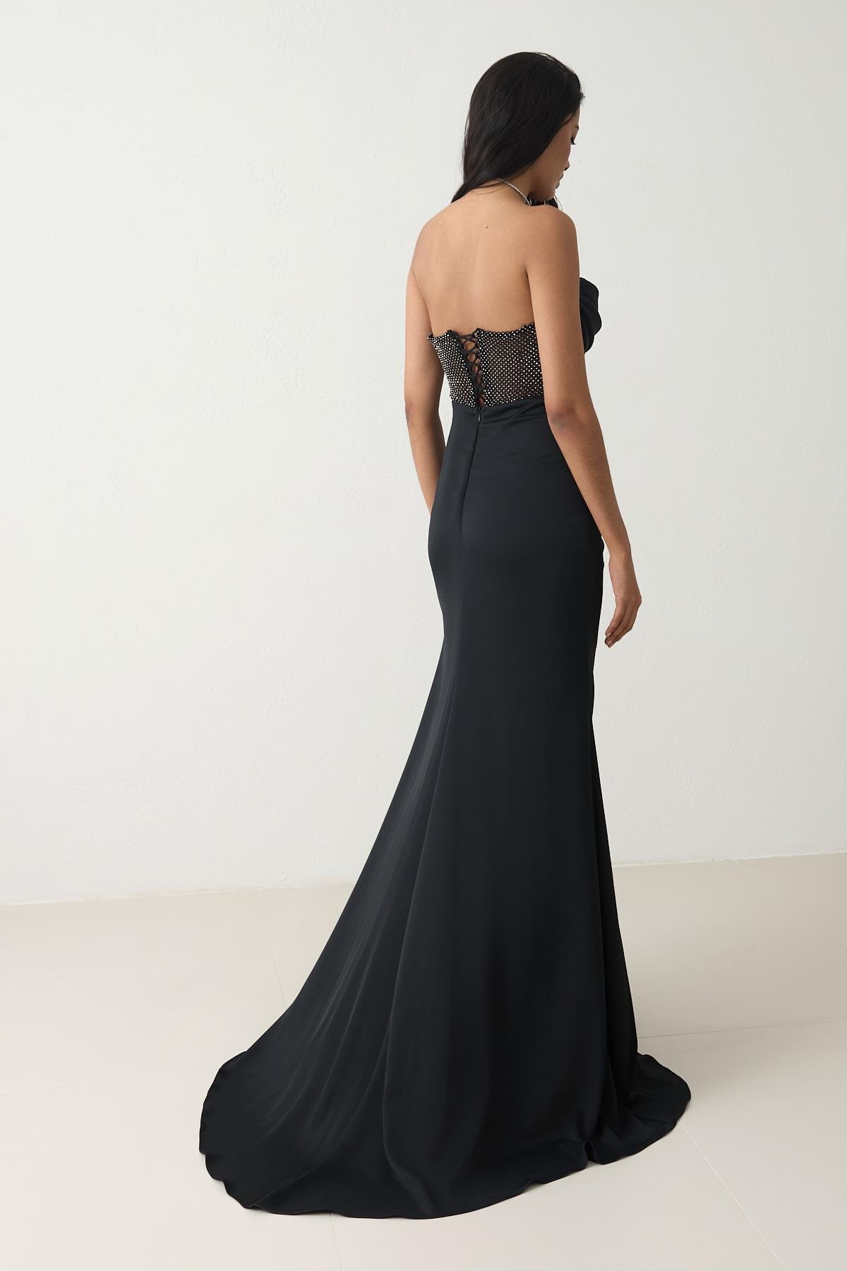 Siyah Transparan Büzgü Detaylı İnce Askılı Uzun Abiye Elbise Kadın Abiye Elbise modelleri