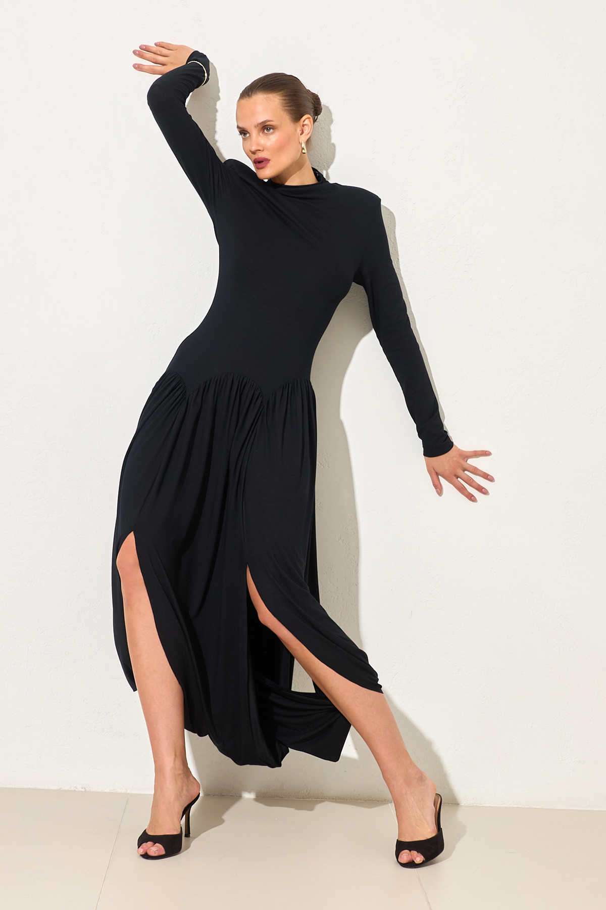 Siyah Uzun Kollu Bel Ve Etek Detaylı Midi Boy Elbise Kadın Günlük Elbise modelleri