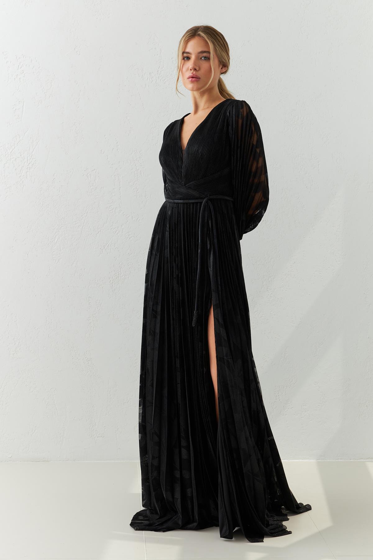 Siyah V Yaka Belden Bağlama Detaylı Dökümlü Midi Boy Uzun Kollu Elbise Kadın Kategorisiz modelleri