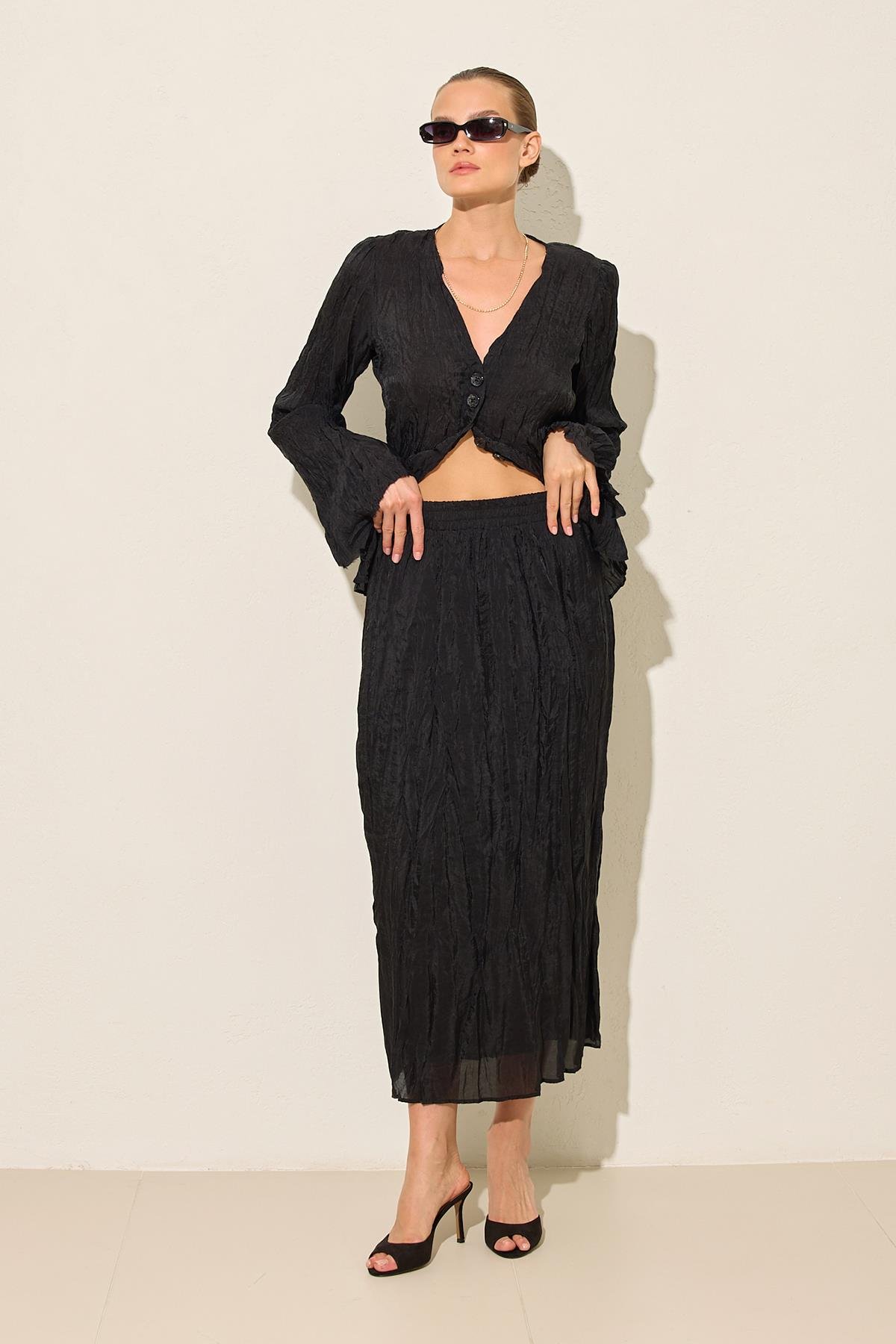 Siyah V Yaka Rahat Kesim Tam Kalıp Uzun Kollu Bluz Kadın Kategorisiz modelleri